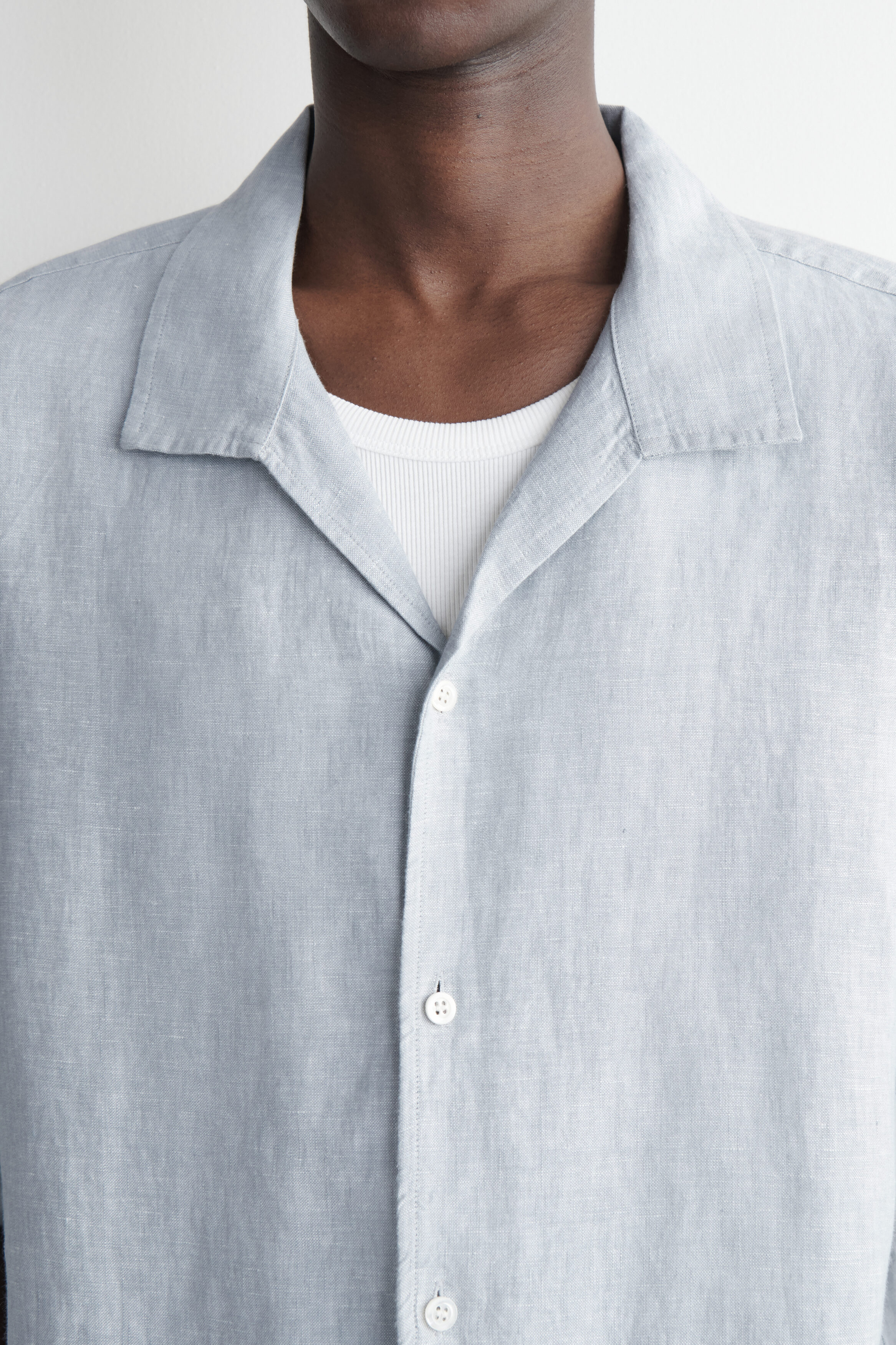 CAMP-COLLAR SHORT-SLEEVED LINEN SHIRT - DUSTY BLUE | COS US