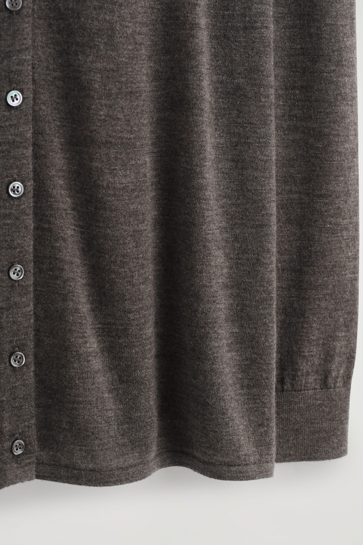 FINE PURE CASHMERE CARDIGAN — STONE MÉLANGE