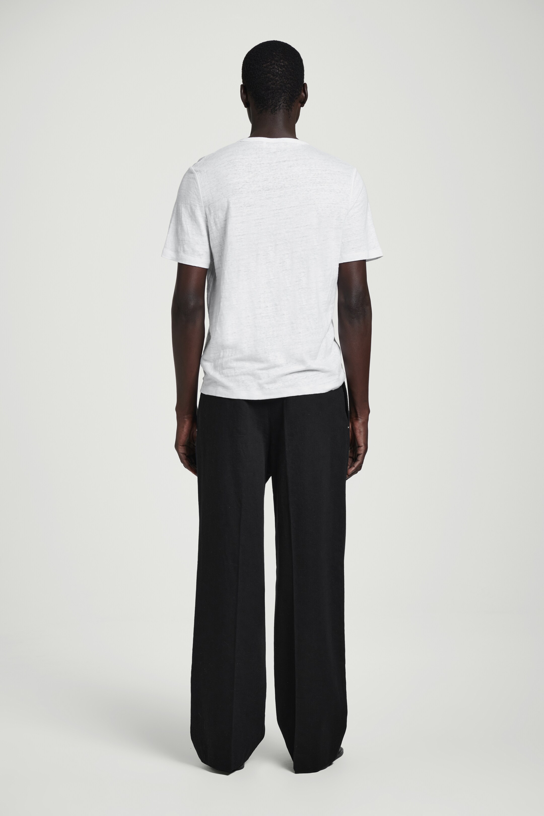 Größeres Bild ansehen: T-SHIRT AUS LEINEN - WEISS - Men | H&M DE 4