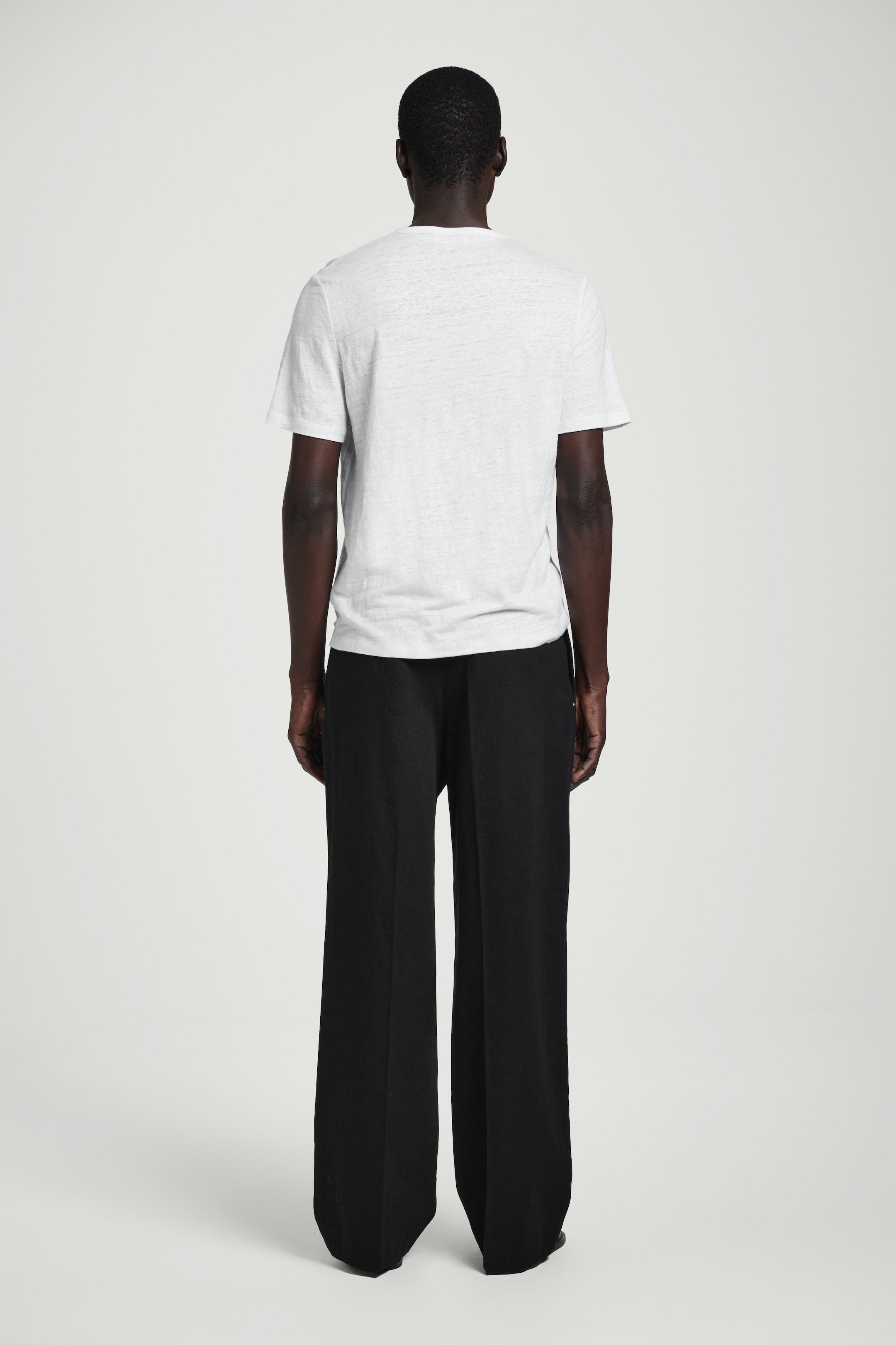Visa större bild: T-SHIRT I LINNE - VIT - HERR | H&M SE 4
