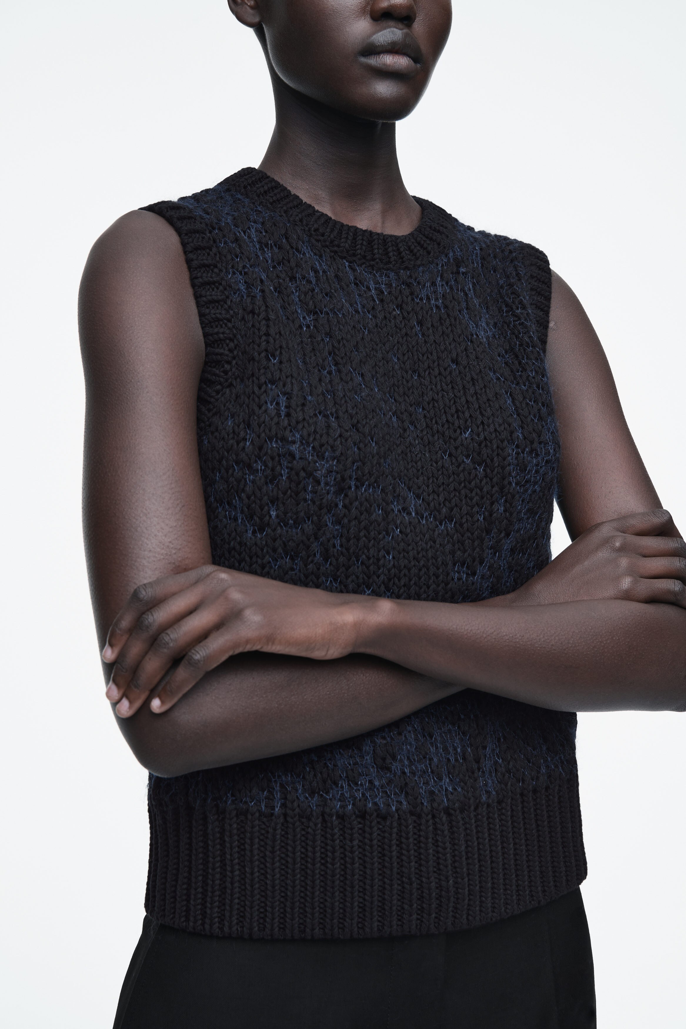 CHUNKY JACQUARD-KNIT VEST - NAVY / COBALT | COS