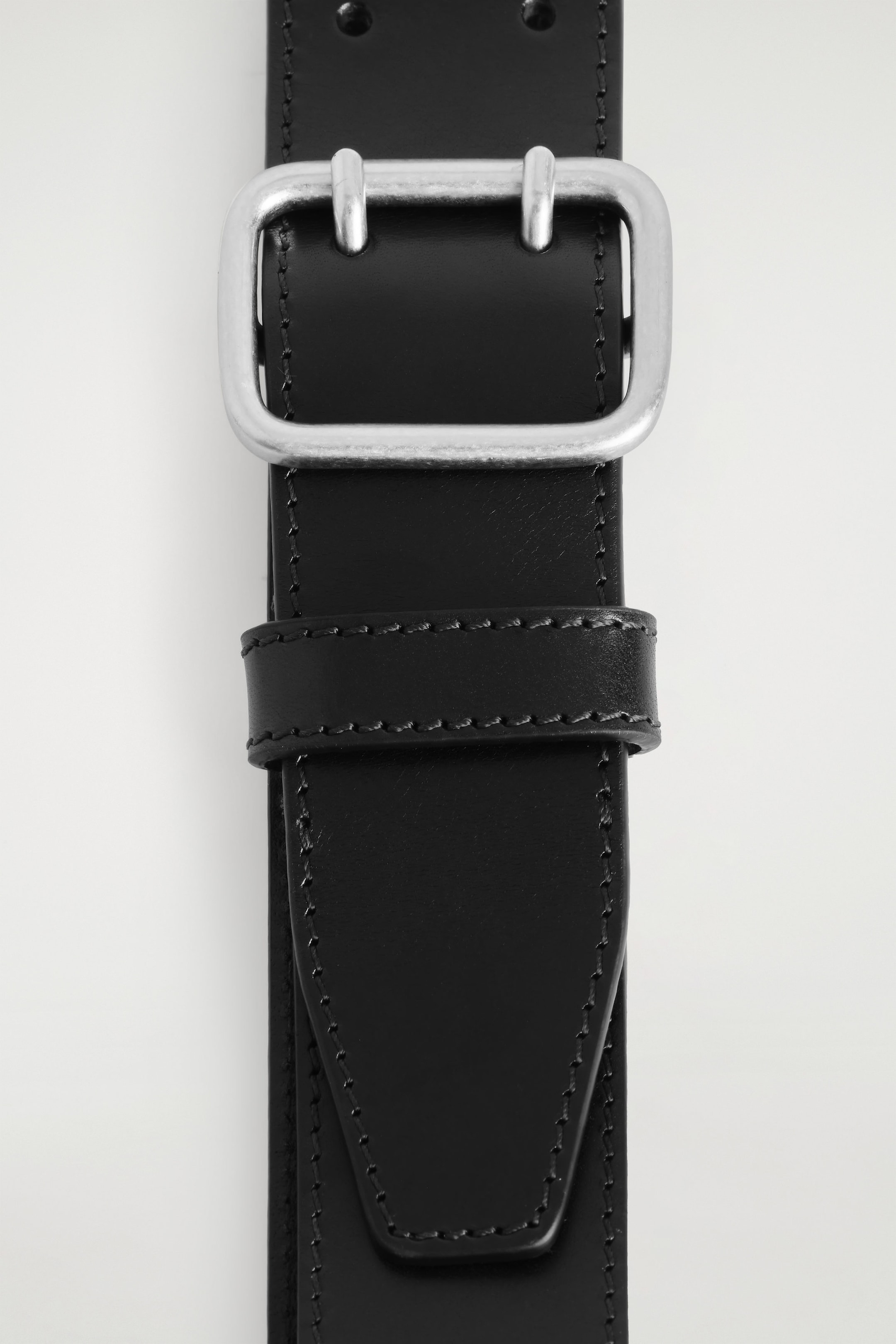 DOUBLE-PRONG LEATHER BELT