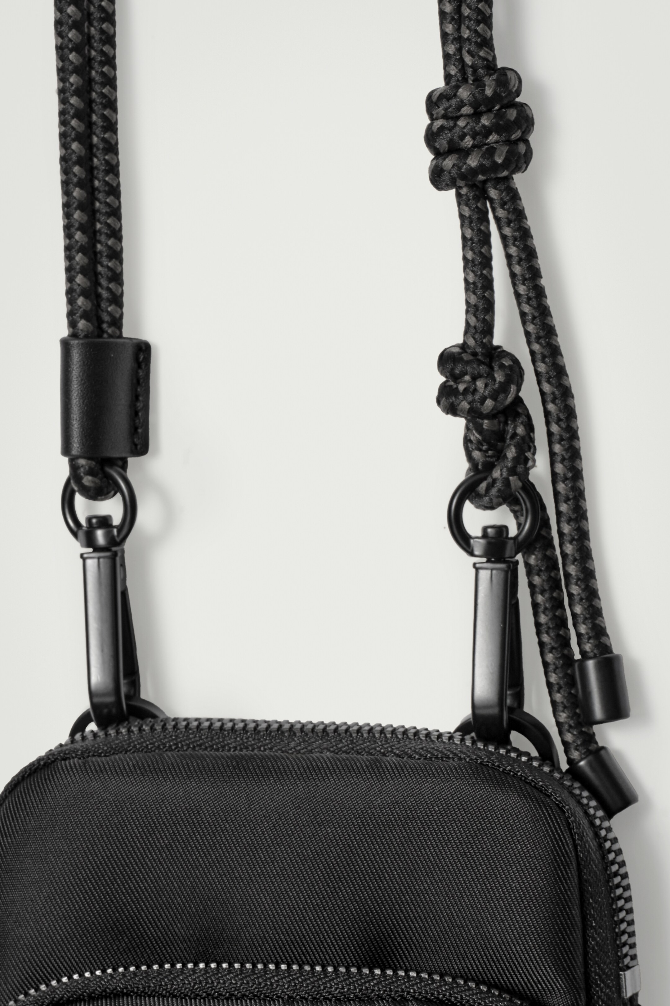 View larger image: NYLON PHONE POUCH - BLACK - Men | H&M GB 7