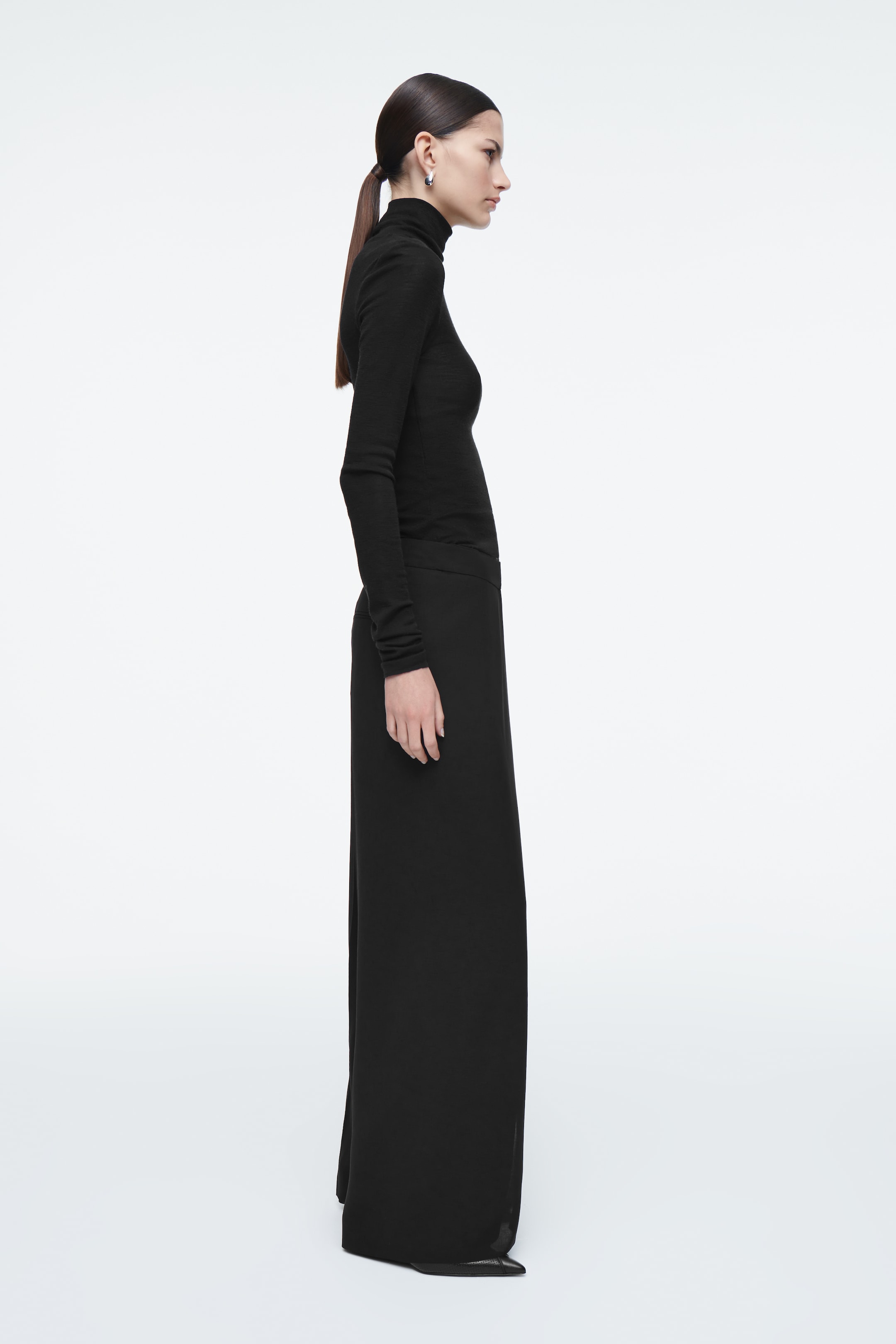 Grösseres Bild ansehen: HOSE MIT GERADEM BEIN UND WICKELFRONT - SCHWARZ - DAMEN | H&M CH 4