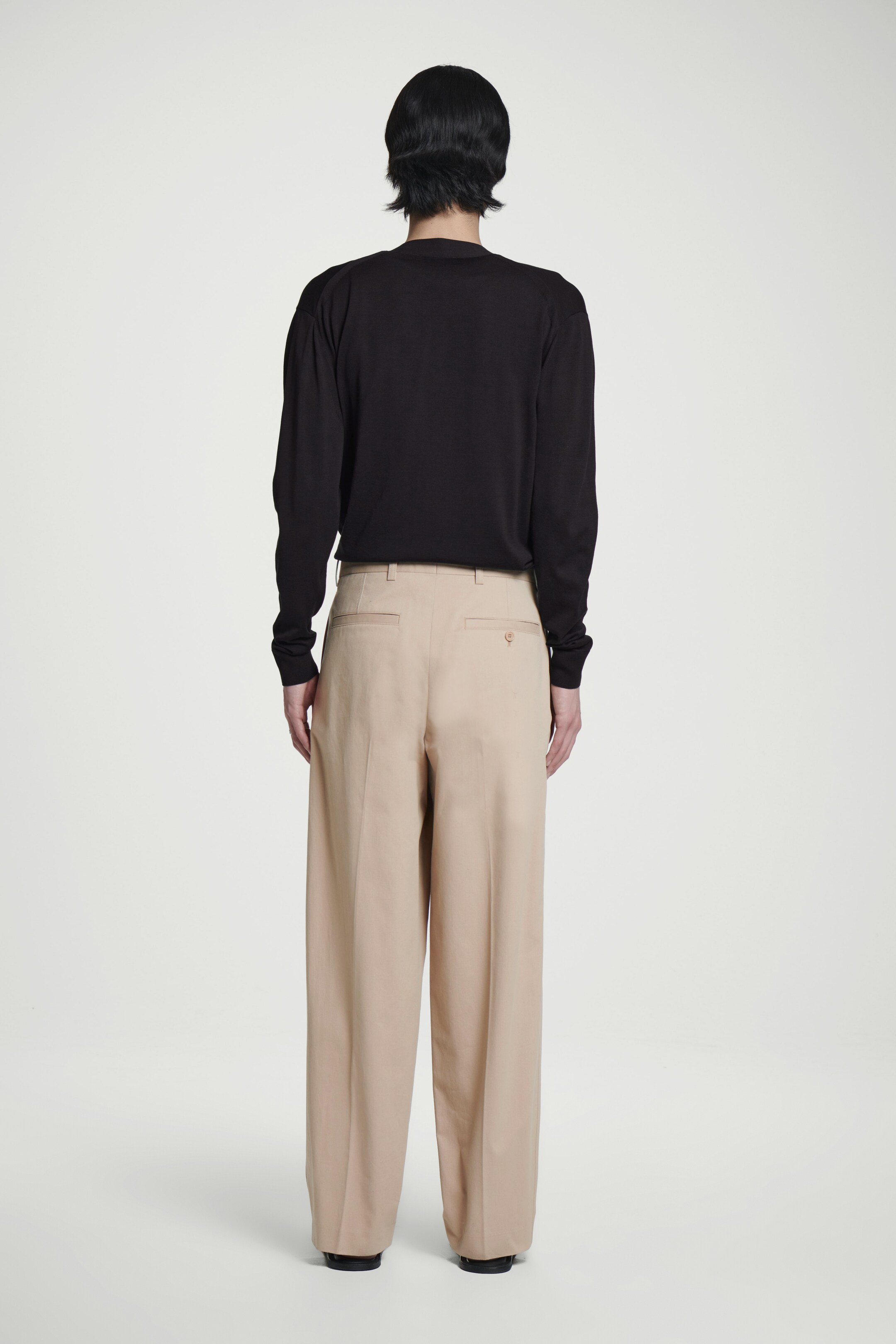 View larger image: RELAXED STRAIGHT-LEG CHINOS - BEIGE - Men | H&M GB 4