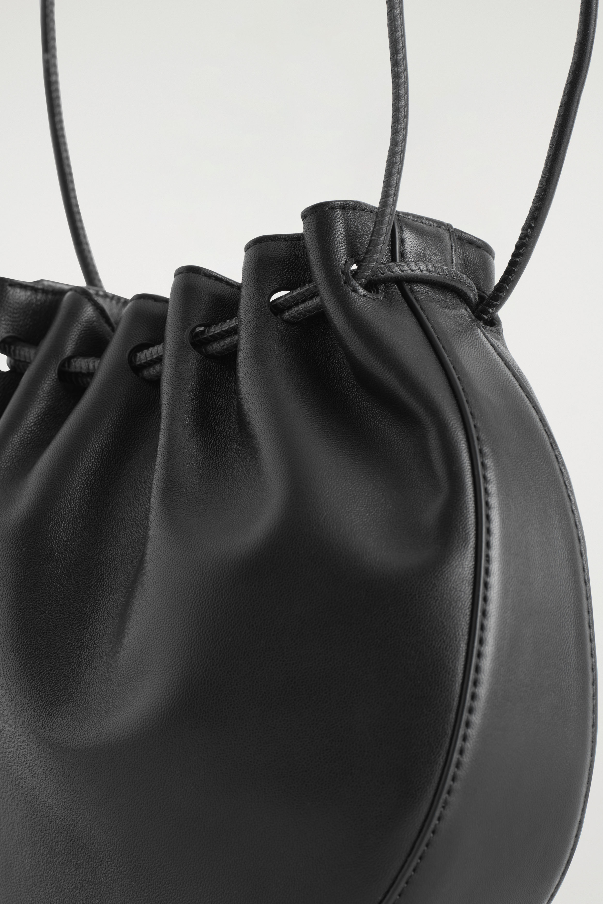 GATHERED POUCH BAG - LEATHER - BLACK | COS
