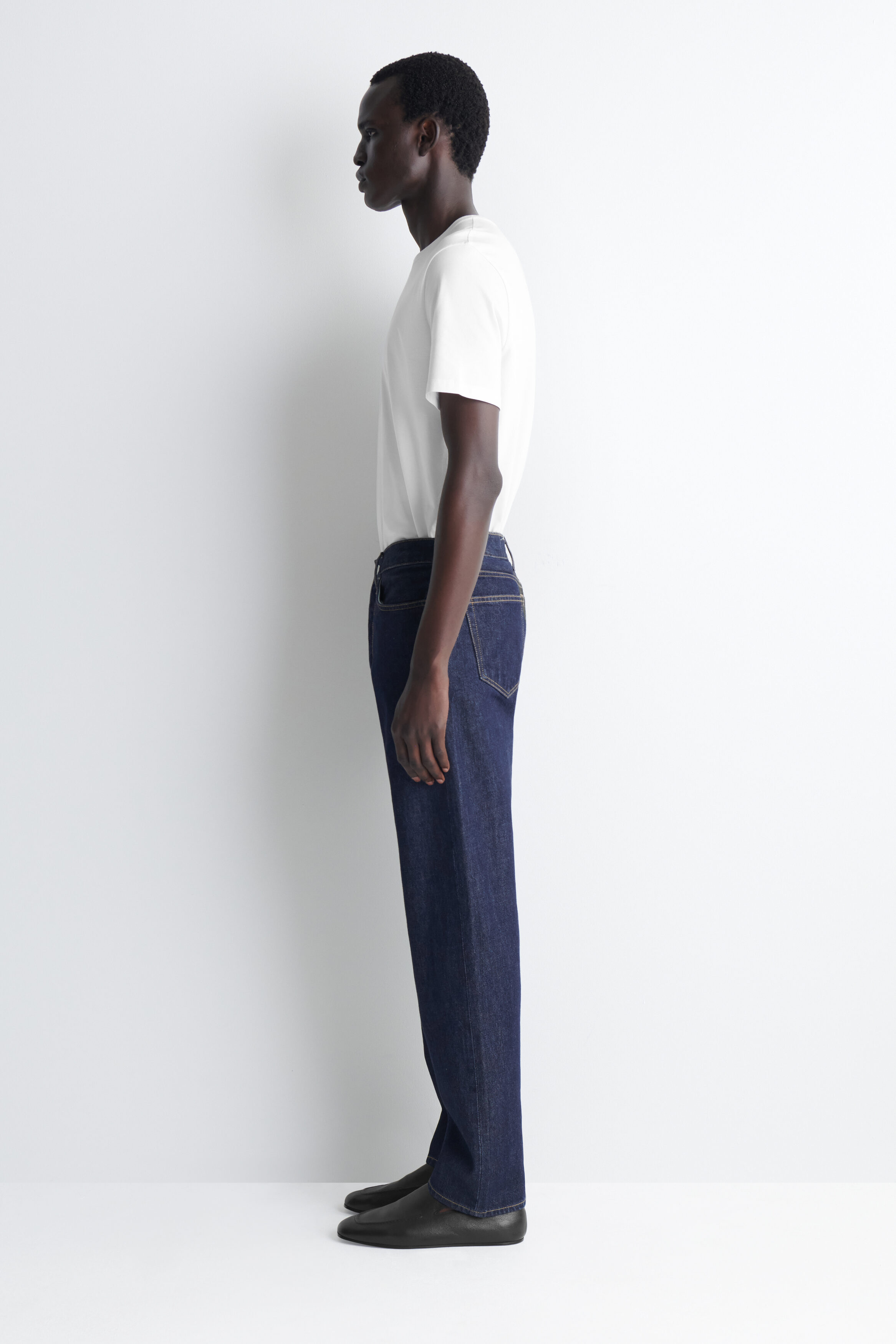 SIGNATURE REGULAR-FIT STRAIGHT-LEG JEANS - thumbnail 4