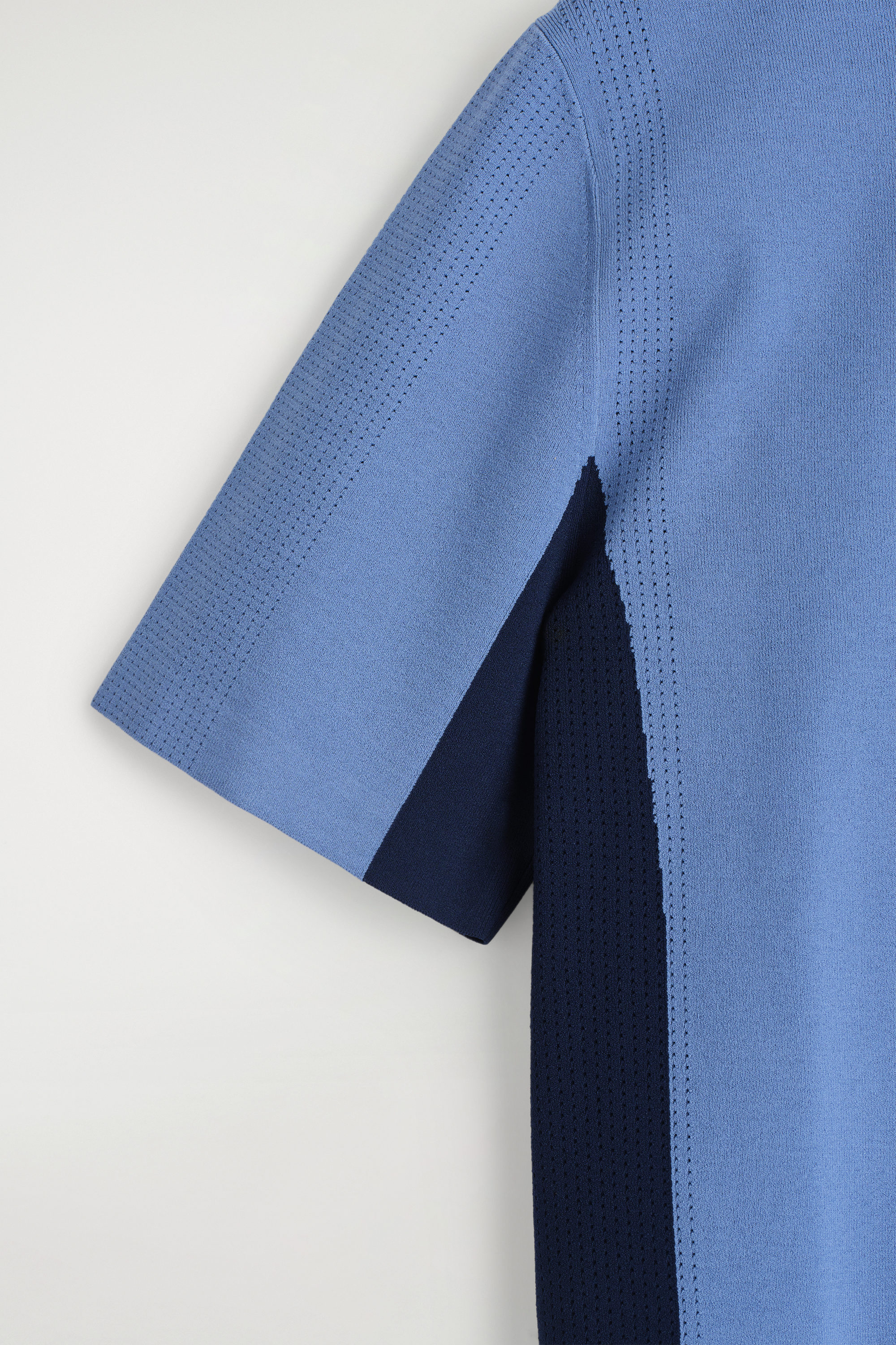 MESH-PANEL ZIP-UP POLO SHIRT - BLUE / NAVY | COS US