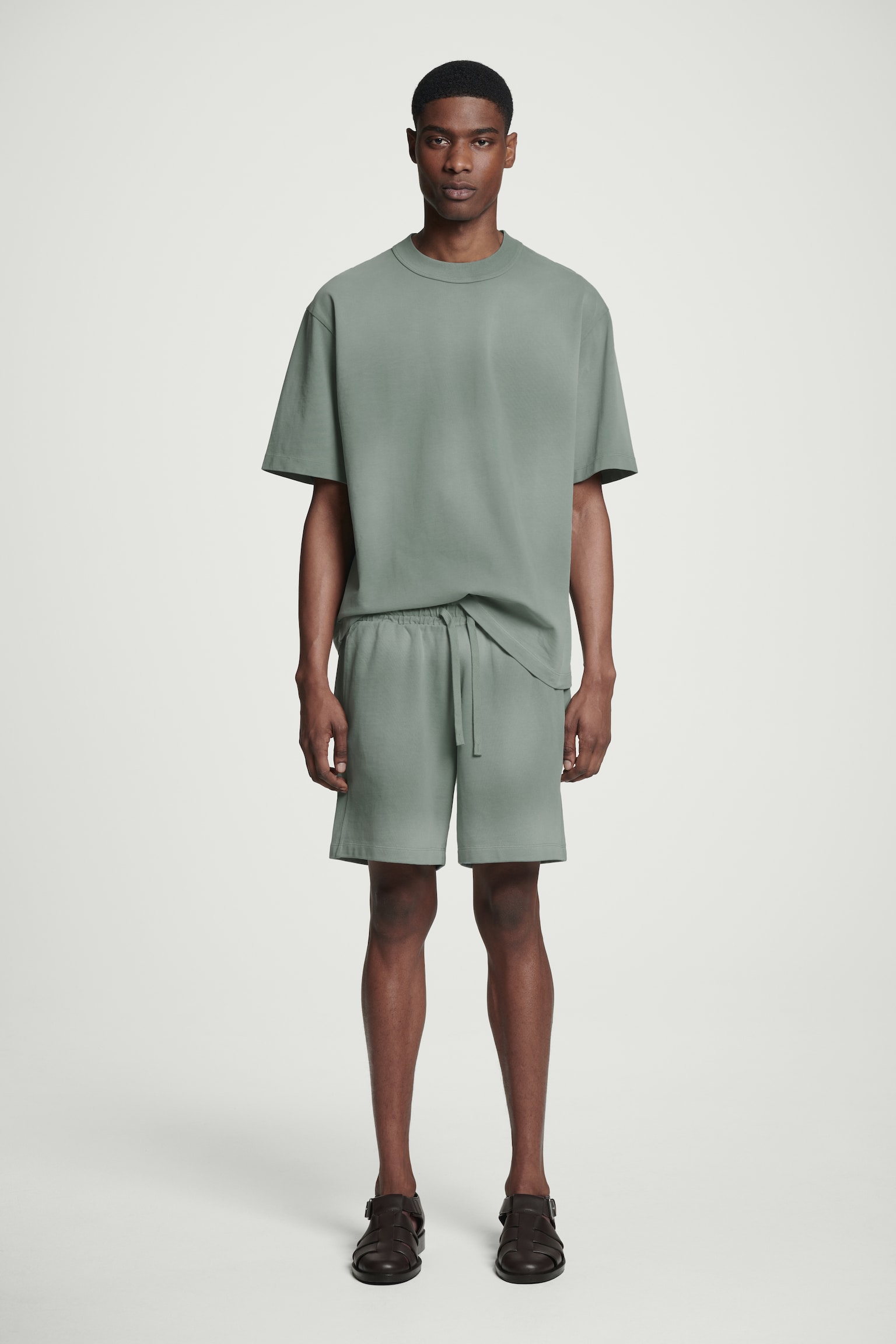 SHORT À TAILLE AJUSTABLE EN JERSEY DÉLAVÉ - VERT/TAUPE/NOIR