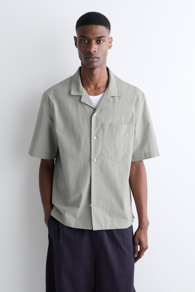 CAMP-COLLAR COTTON SHIRT — LIGHT GRAY