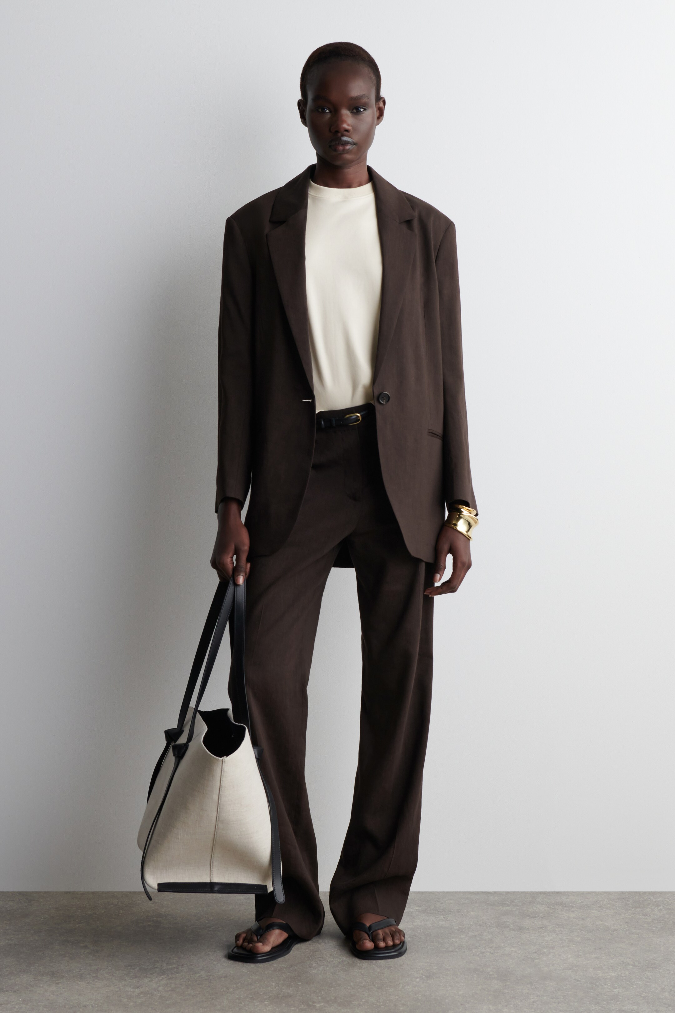 Visualizza immagine più grande: T-SHIRT LINEARE DAL TAGLIO REGOLARE - BEIGE CHIARO - DONNA | H&M IT 2