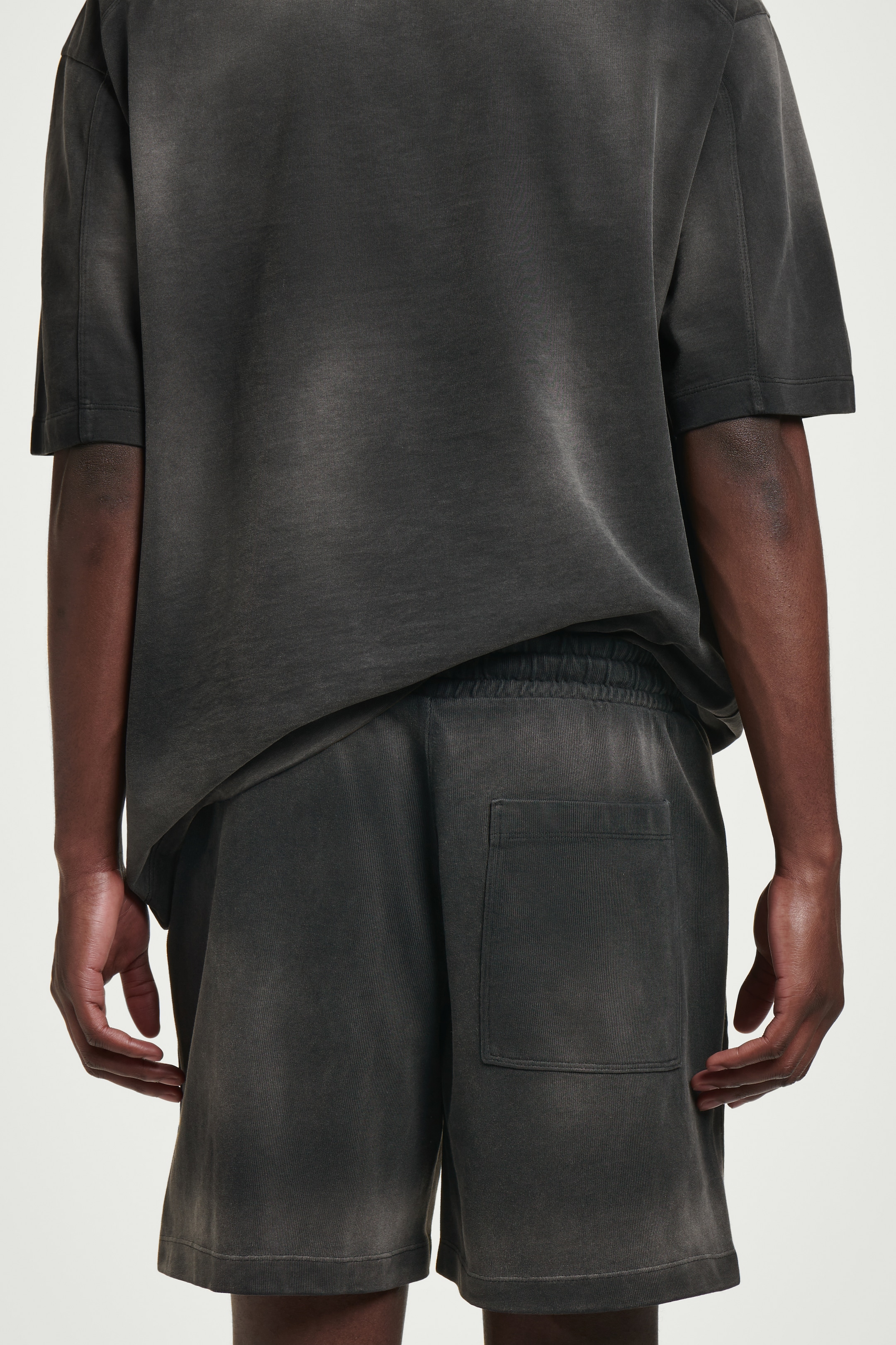 Agrandir l'image: SHORT À TAILLE AJUSTABLE EN JERSEY DÉLAVÉ - NOIR - HOMME | H&M CH 3