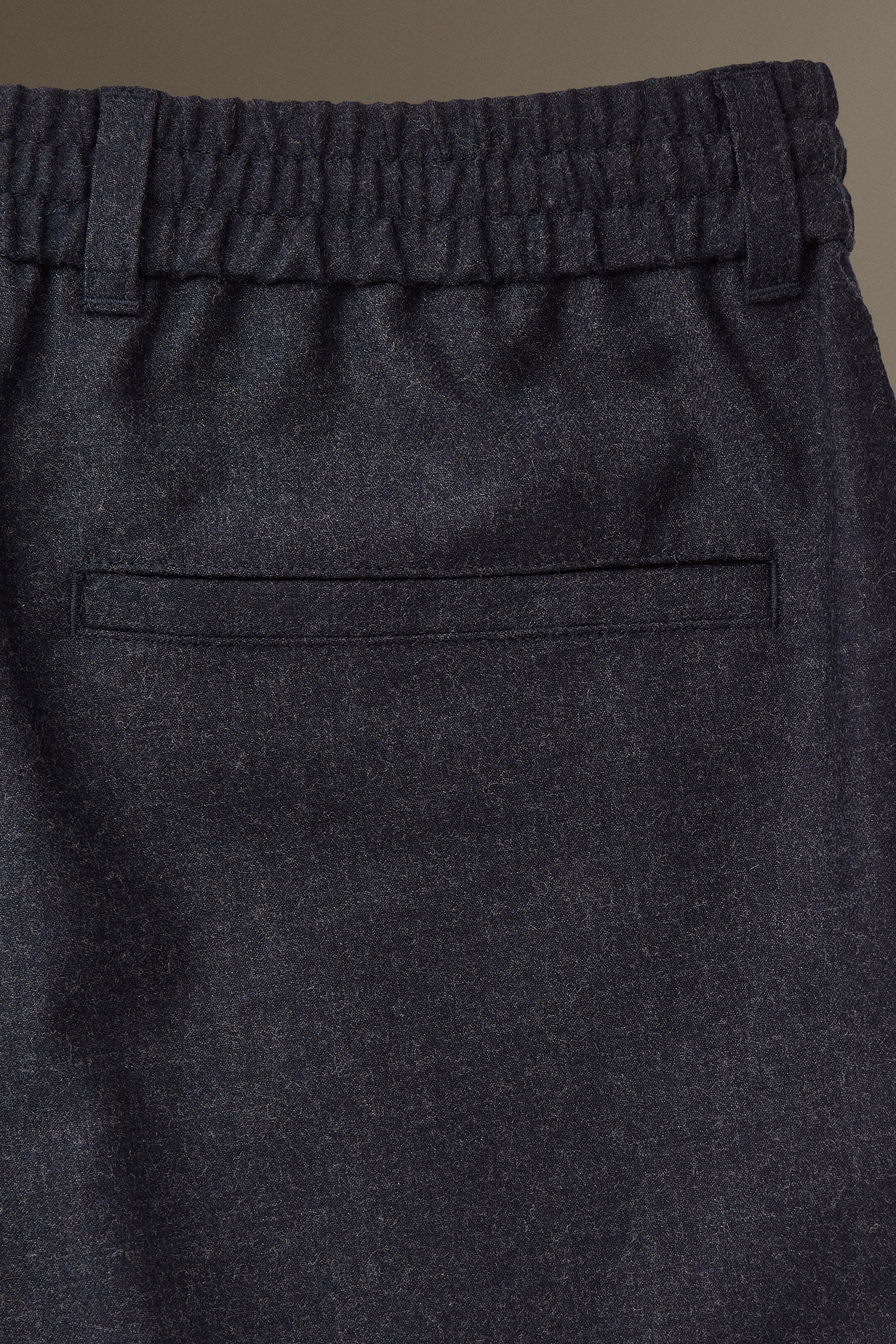Agrandir l'image: PANTALON FLANELLE LAINE TAILLE ÉLASTIQUÉE - FUSELÉ - BLEU MARINE CHINÉ - HOMME | H&M CH 2