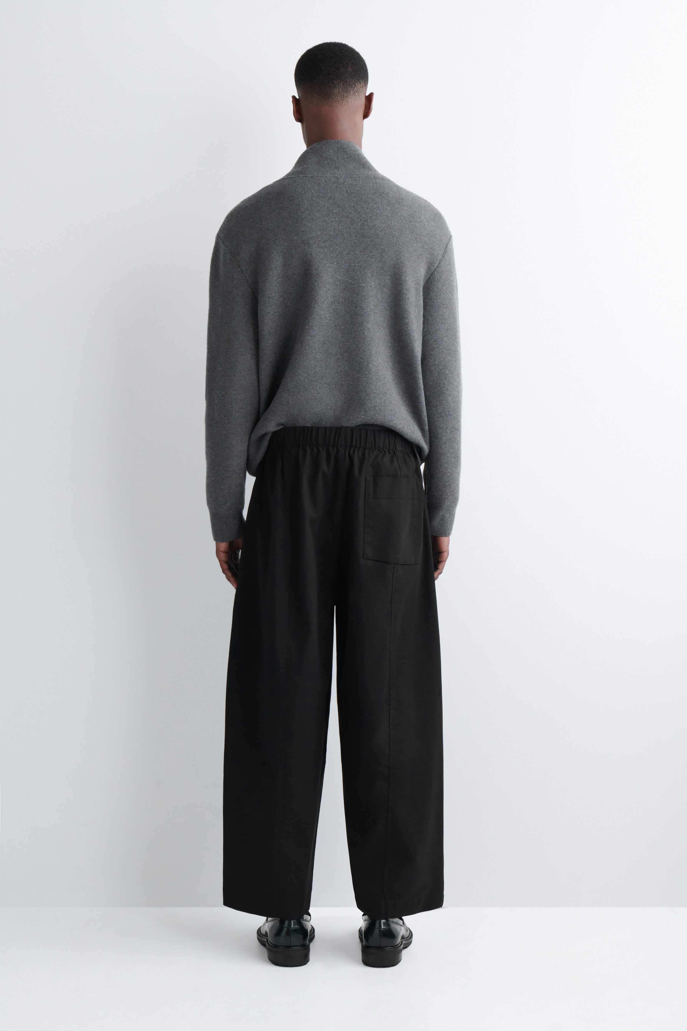 COTTON CROPPED BARREL-LEG PANTS - BLACK | COS US