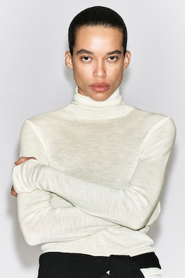 MERINO WOOL TURTLENECK TOP — CREAM 4