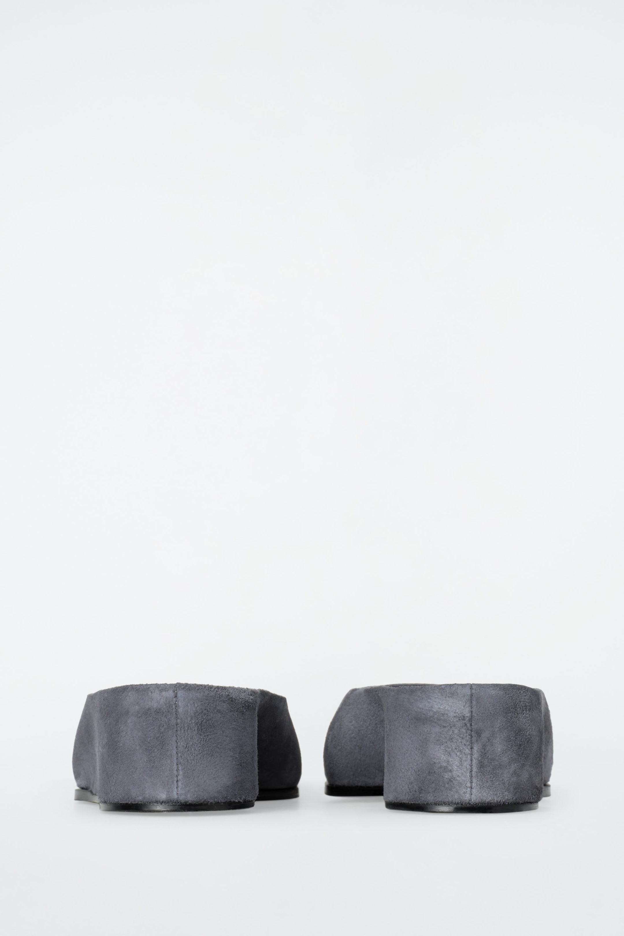 POINTED SUEDE MULES