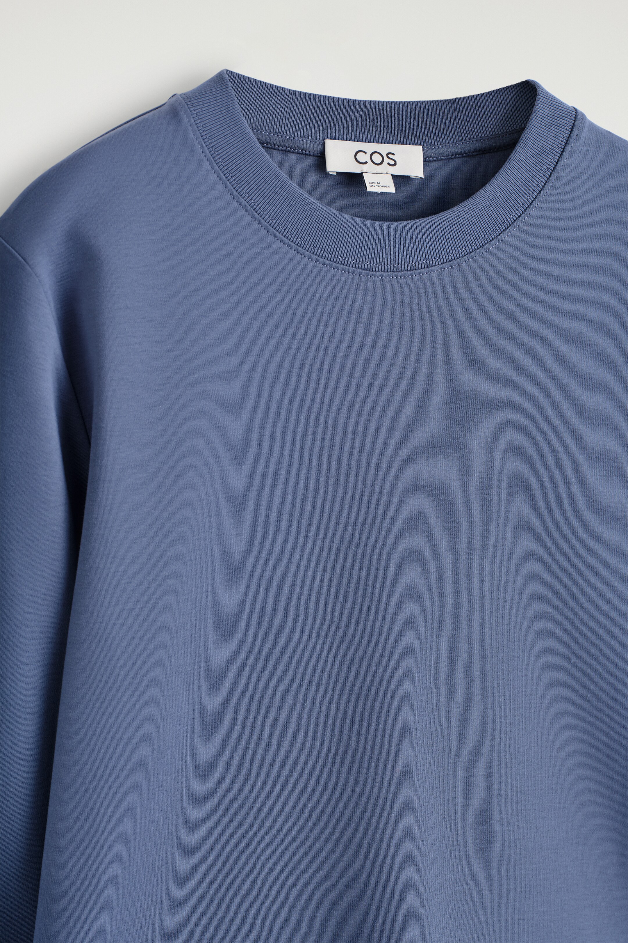 Ingrandisci l'immagine: CLEAN CUT LONG-SLEEVED T-SHIRT - BLUE - DONNA | H&M CH 5