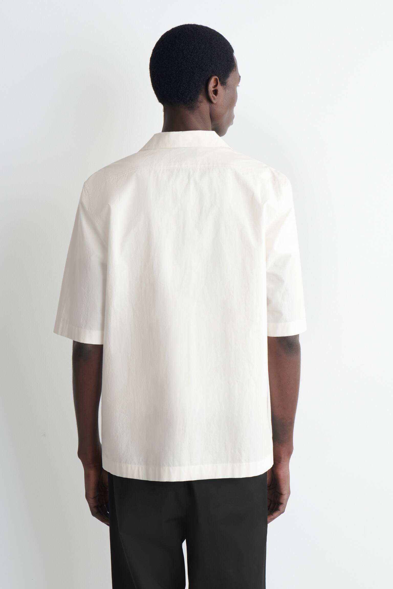 ΠΟΥΚΑΜΙΣΟ ΑΠΟ ΒΑΜΒΑΚΙ ΜΕ ΓΙΑΚΑ ΚΑΜΠ ΣΕ ΣΤΕΝΗ ΓΡΑΜΜΗ-ΕΚΡΟΥ - 6