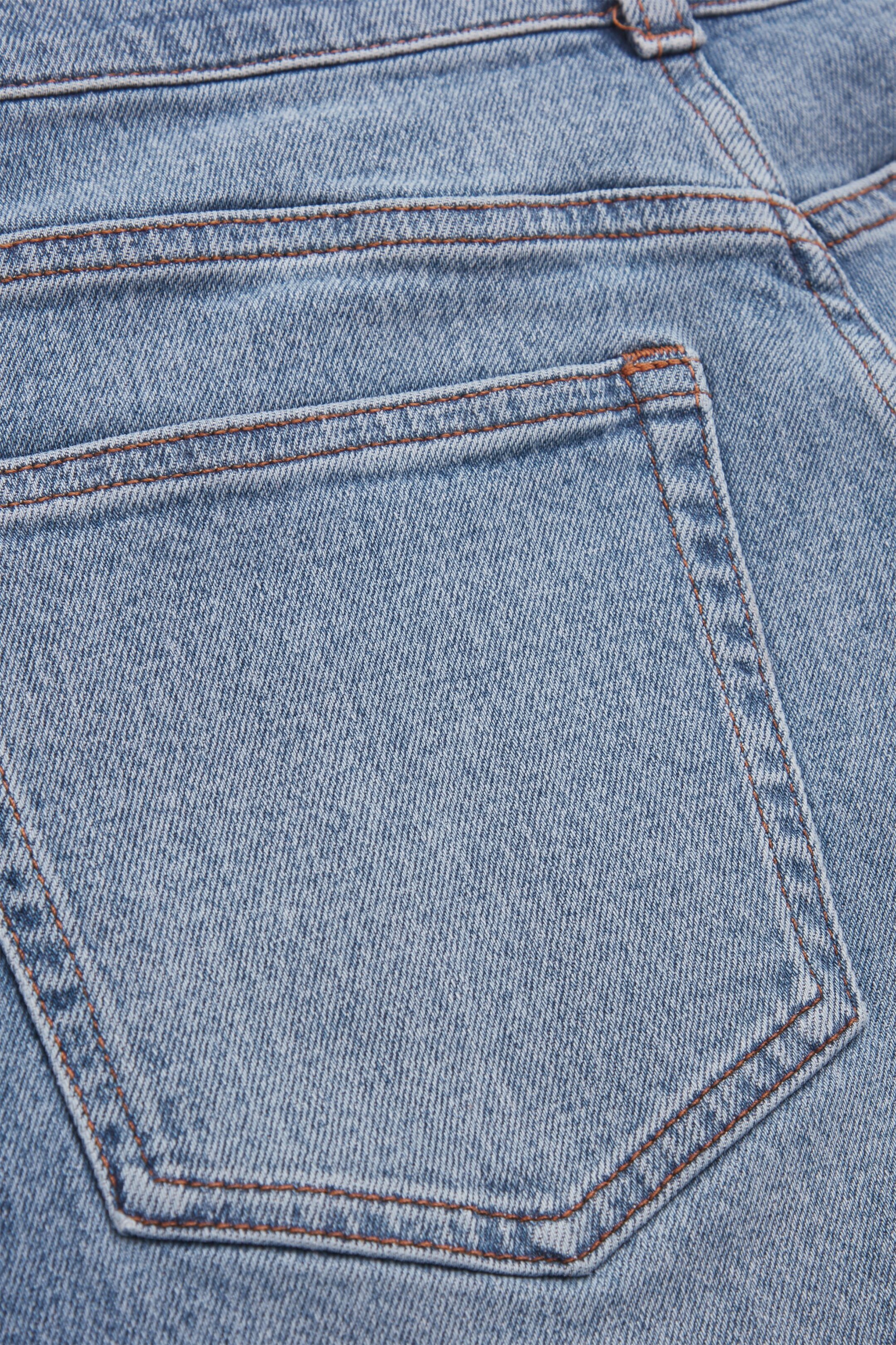 StillMedia/DescriptiveDetail