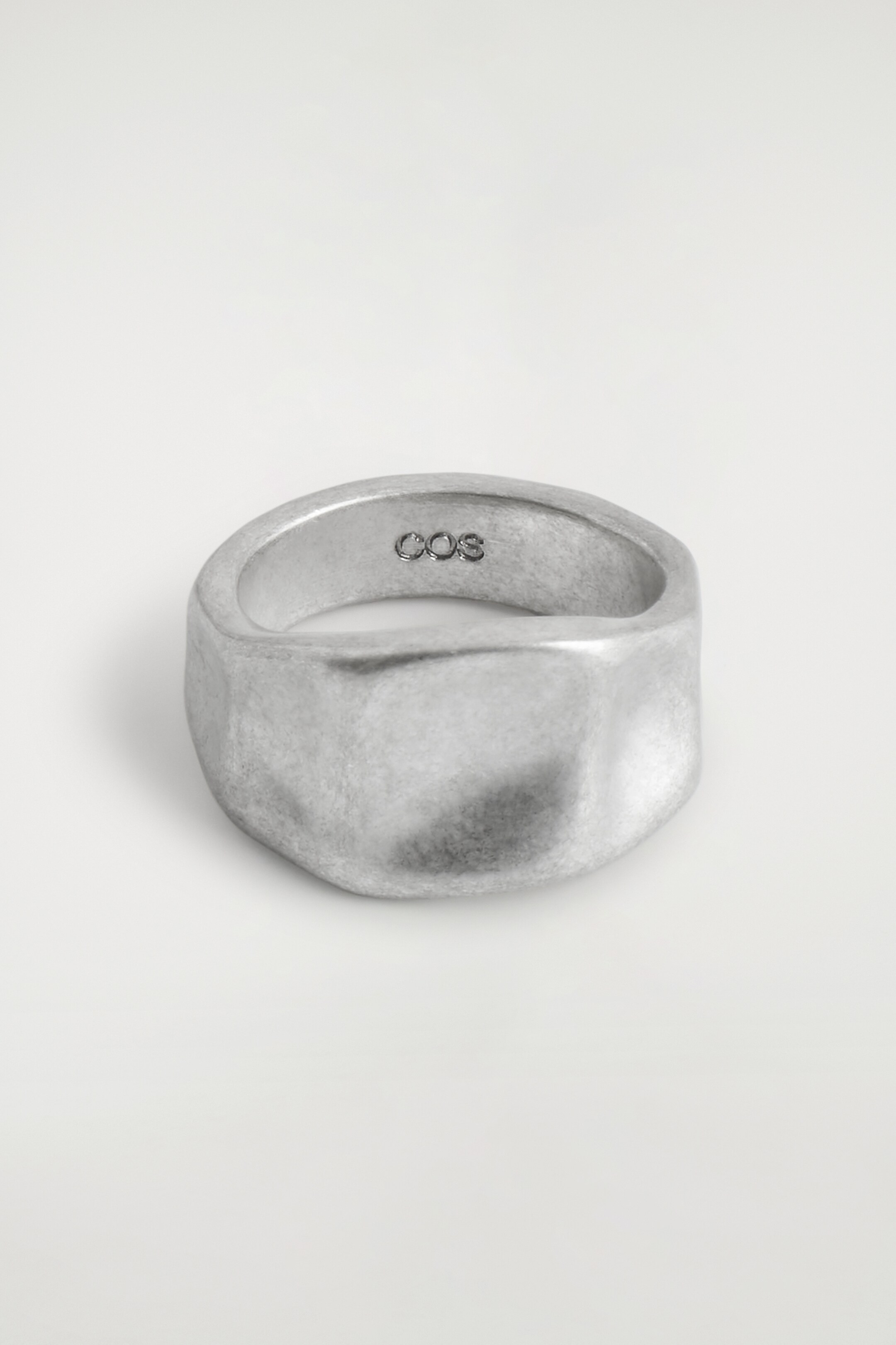 View larger image: CHUNKY HAMMERED RING - SILVER - Men | H&M GB 2