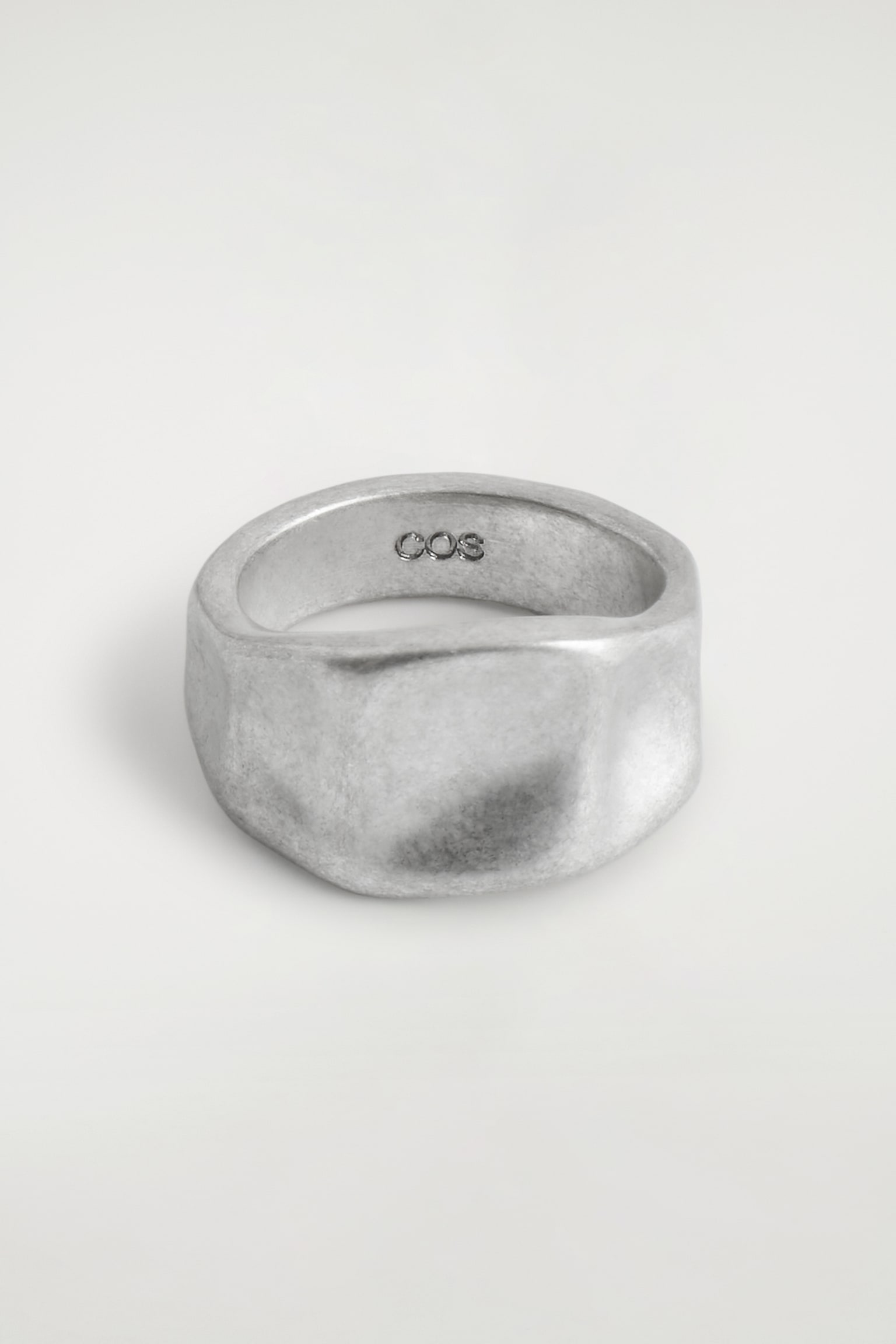 CHUNKY HAMMERED RING - SILVER - 2