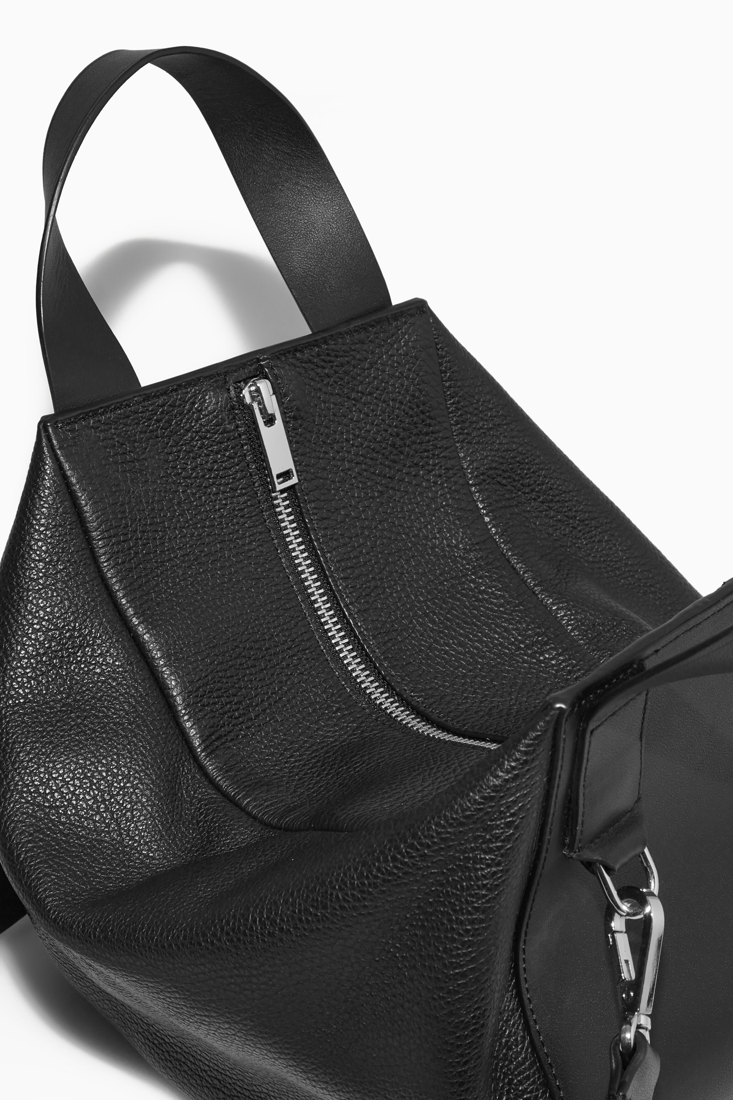 DIESEL☆ Leather mini bowling bag ブラック ショルダー付き Diesel Handbag: Sophisticated Style