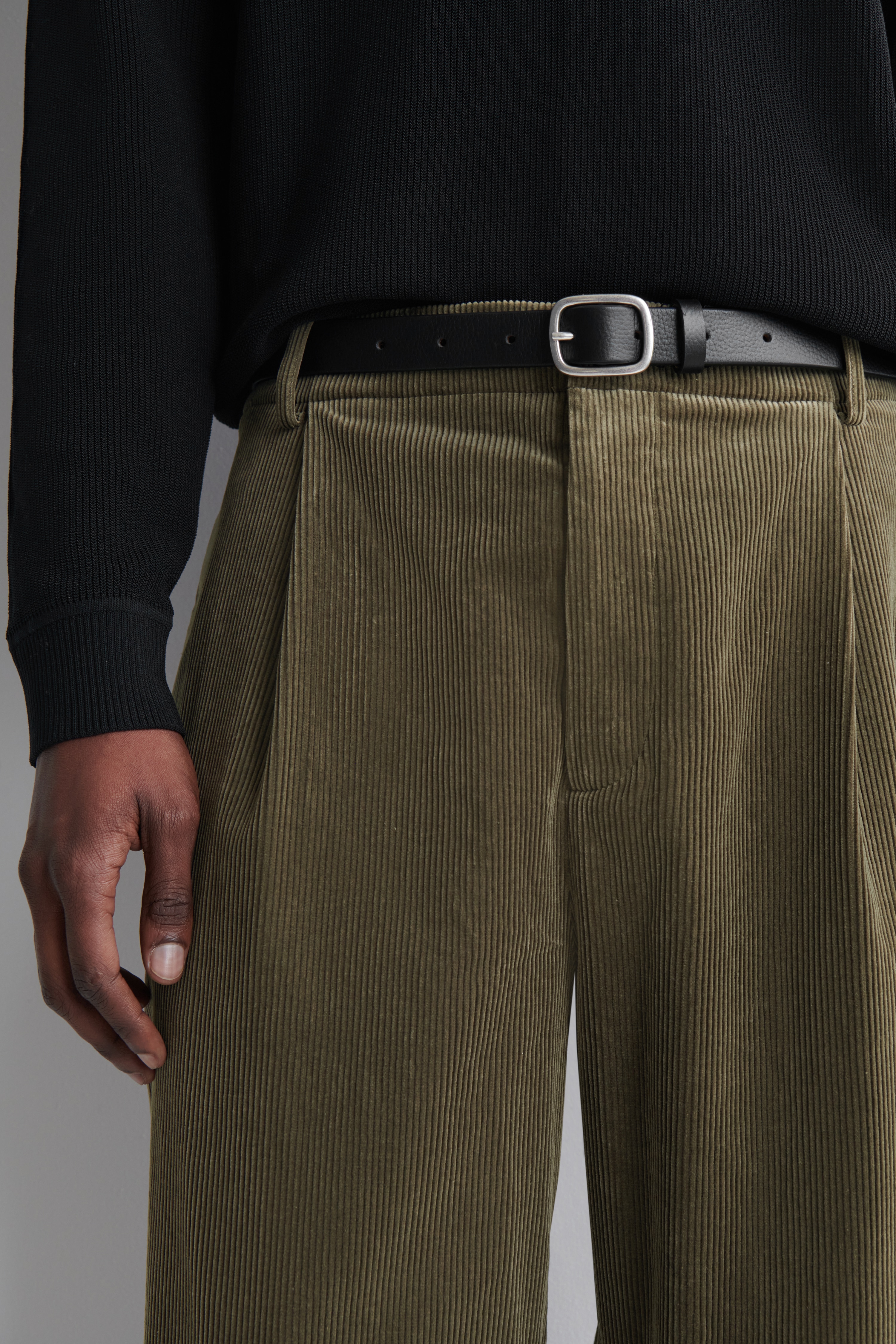 PLEATED CORDUROY RELAXED-FIT STRAIGHT-LEG TROUSERS