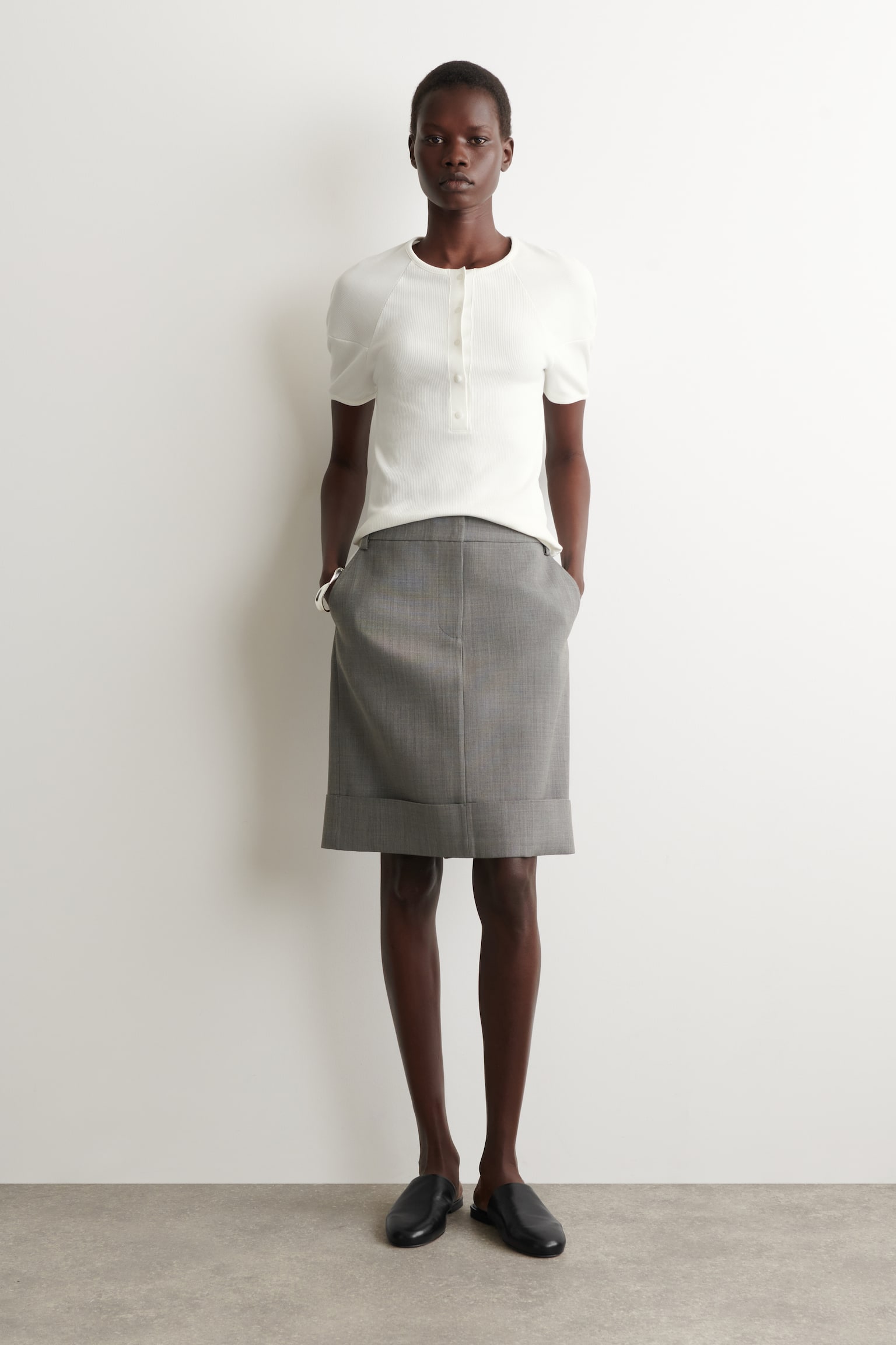 ТОП ХЕНЛИ ОТ РИБАНО ДЖЪРСИ С ОКРЪГЛЕНО ДЕКОЛТЕ - БЯЛО/ТЪМНОСИН - 7