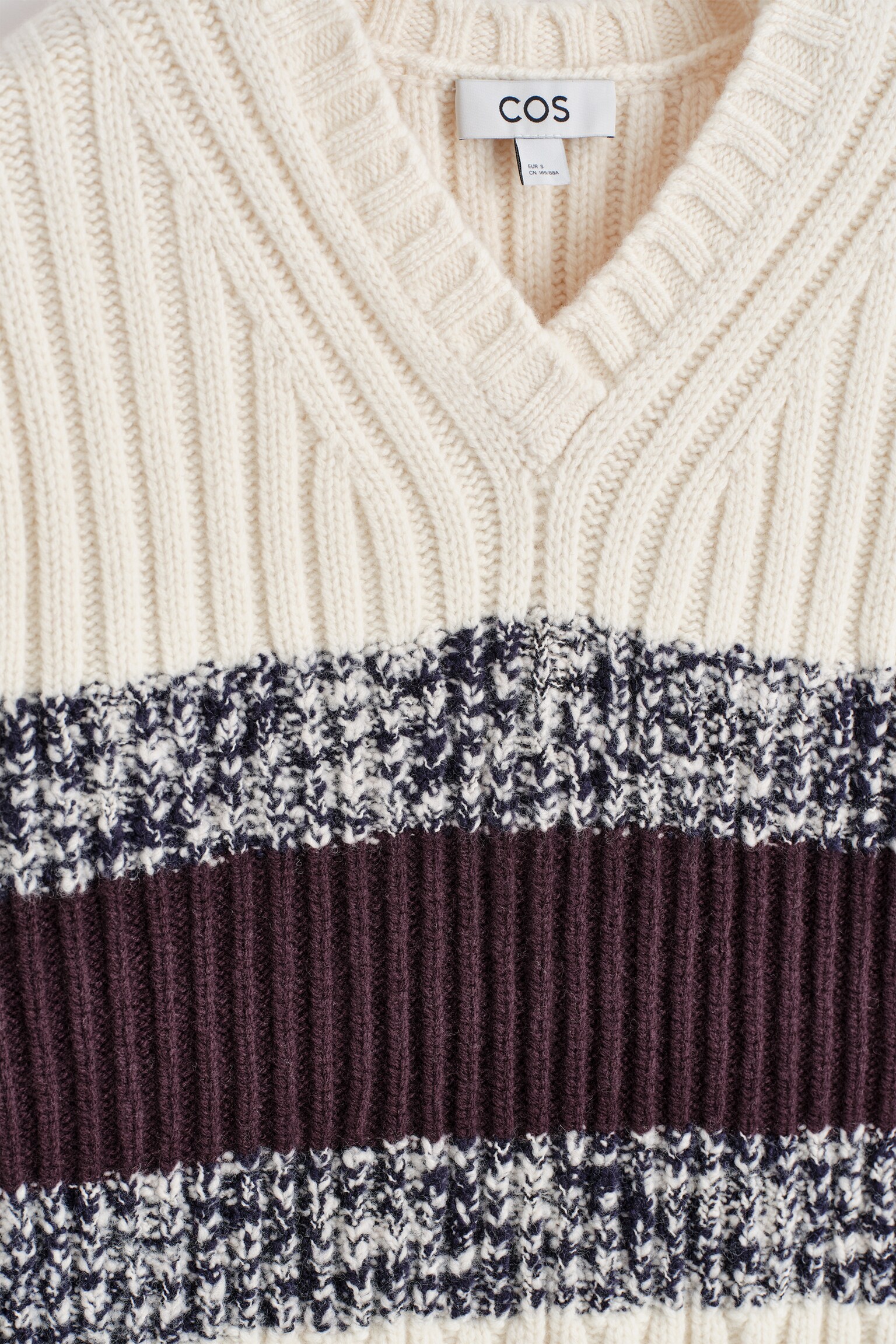 TEXTURED MERINO WOOL V-NECK VEST - CREAM / BURGUNDY - 5