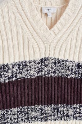 TEXTURED MERINO WOOL V-NECK VEST — CREAM / BURGUNDY 1