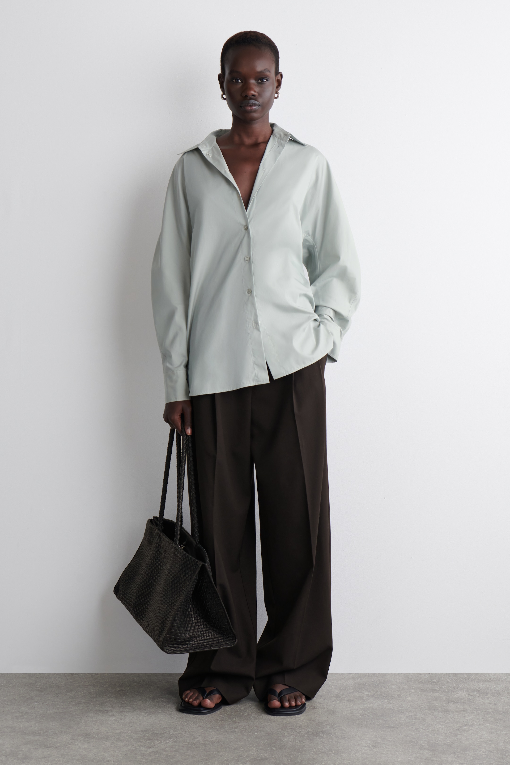 Größeres Bild anzeigen: HEMD AUS PIMA-BAUMWOLLE - HELLGRÜN - Ladies | H&M AT 2