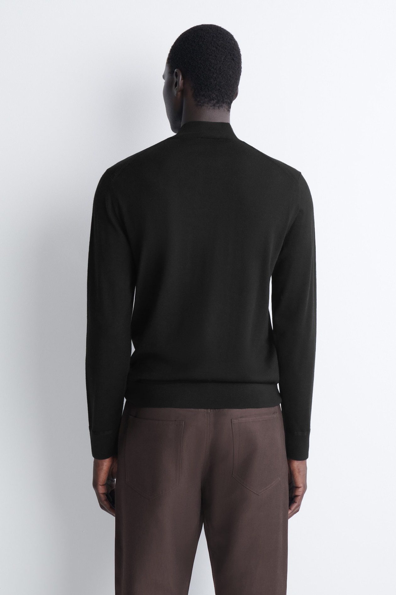 SLIM MERINO WOOL MOCK-NECK SWEATER — BLACK