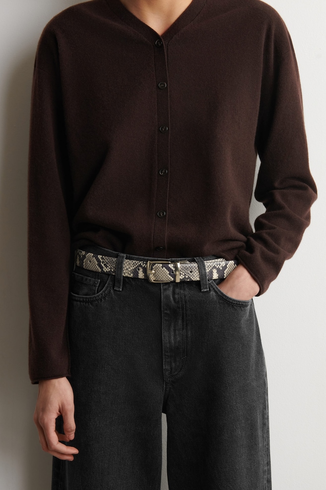 REVERSIBLE LEATHER BELT — SNAKESKIN EFFECT / BLACK