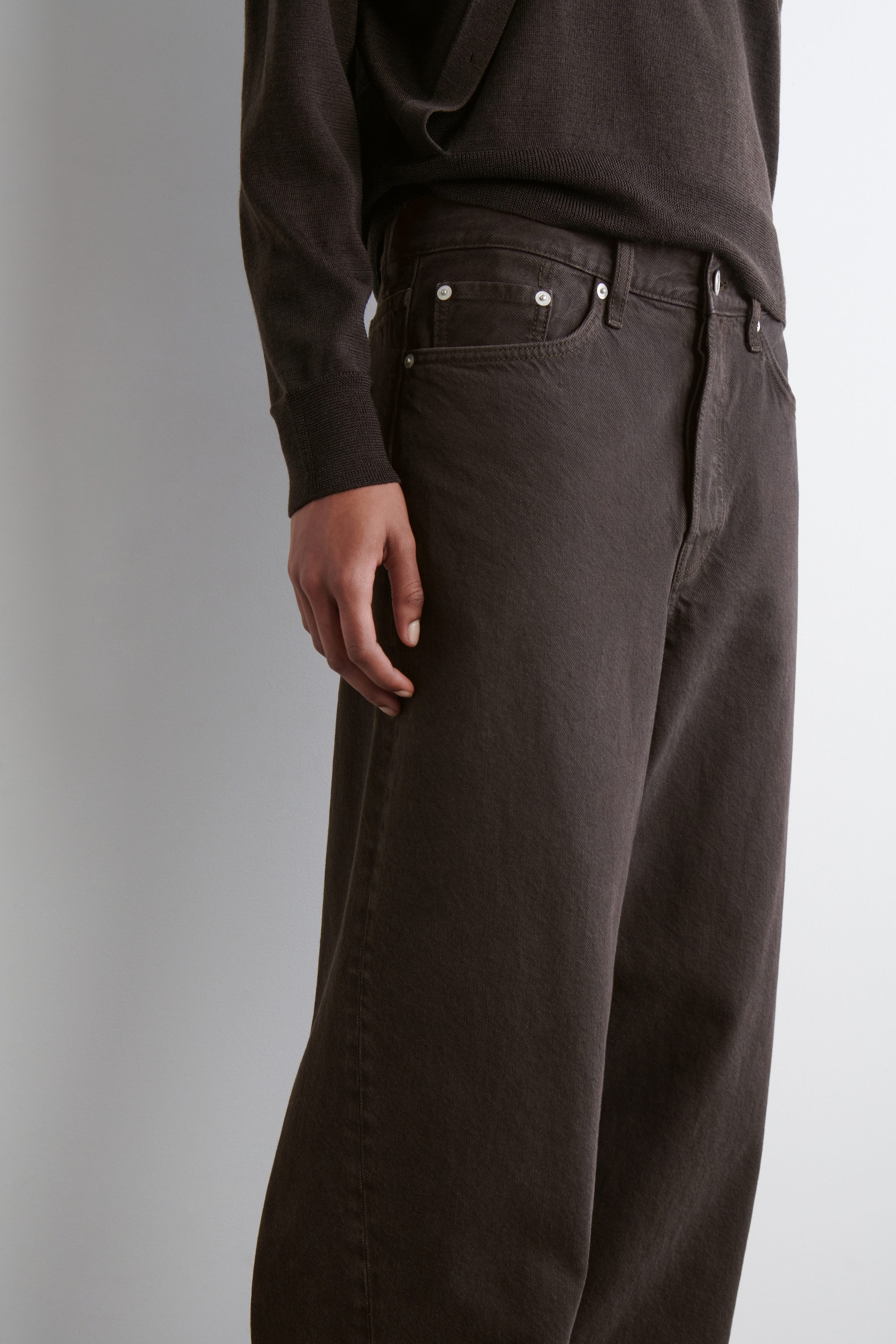 FACADE STRAIGHT-LEG JEANS