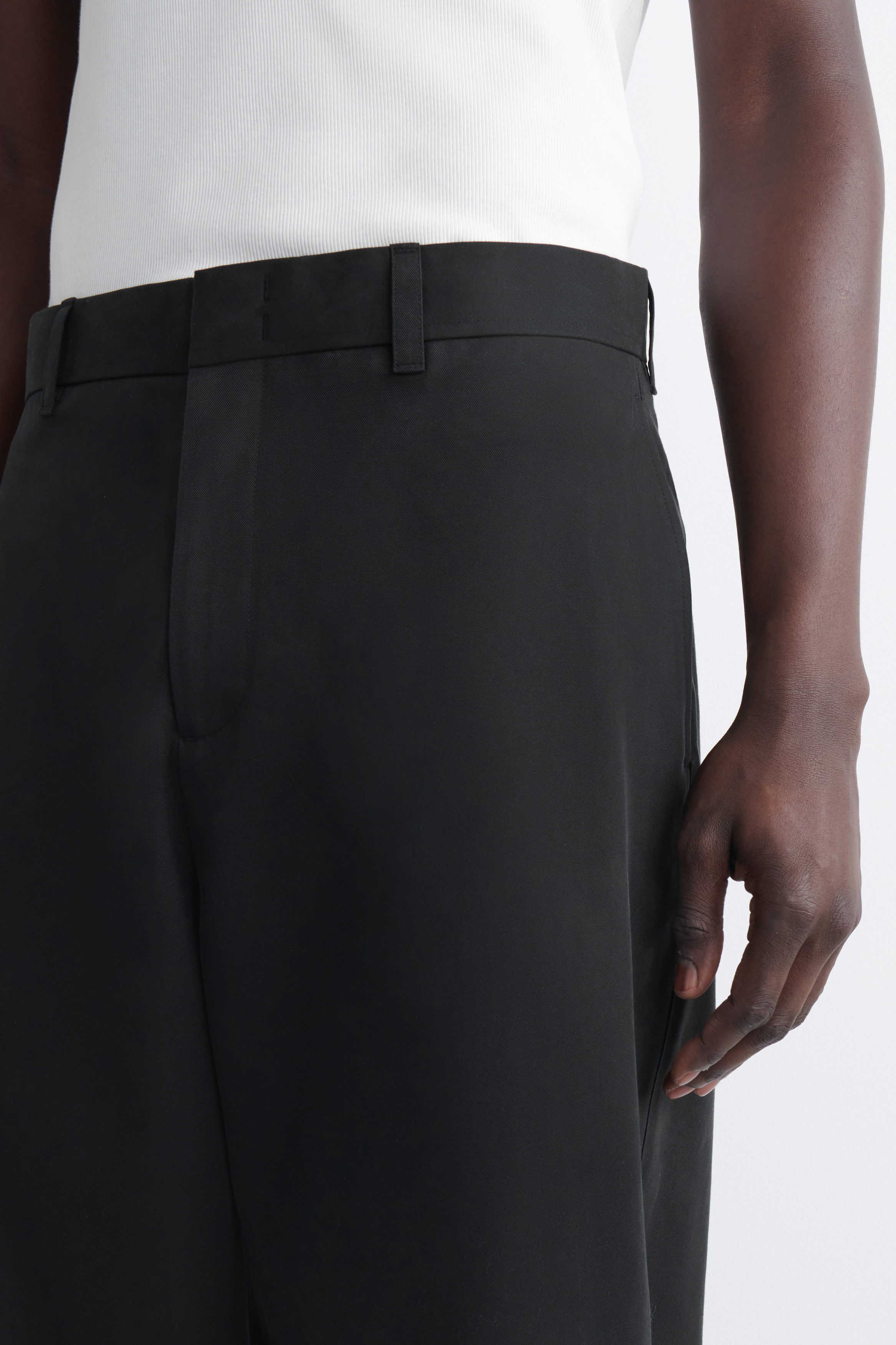 COTTON WIDE-LEG CHINOS - BLACK | COS NL
