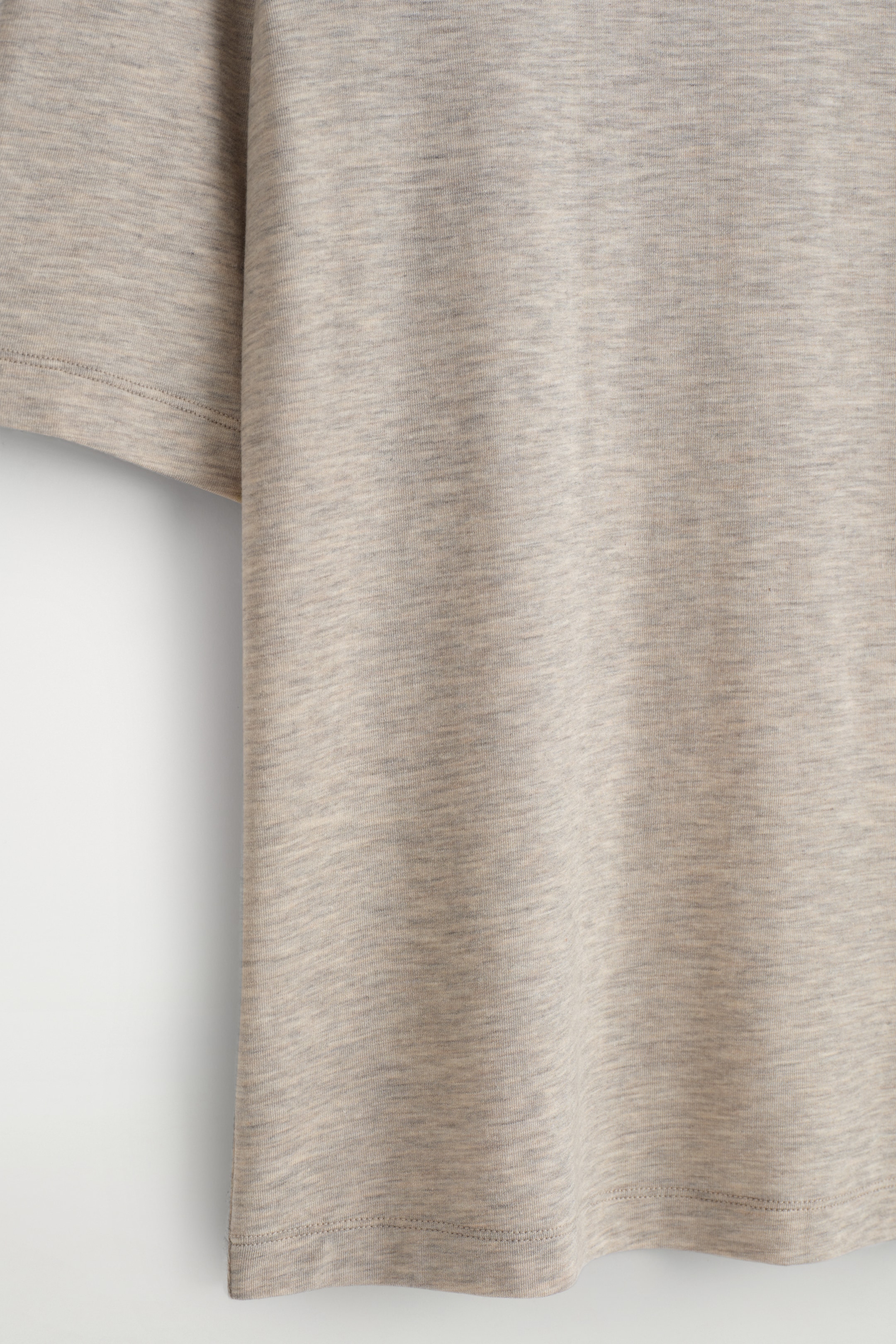 Grösseres Bild ansehen: LEICHTES, SCHMAL GESCHNITTENES T-SHIRT - HELLBEIGE MELIERT - DAMEN | H&M CH 7
