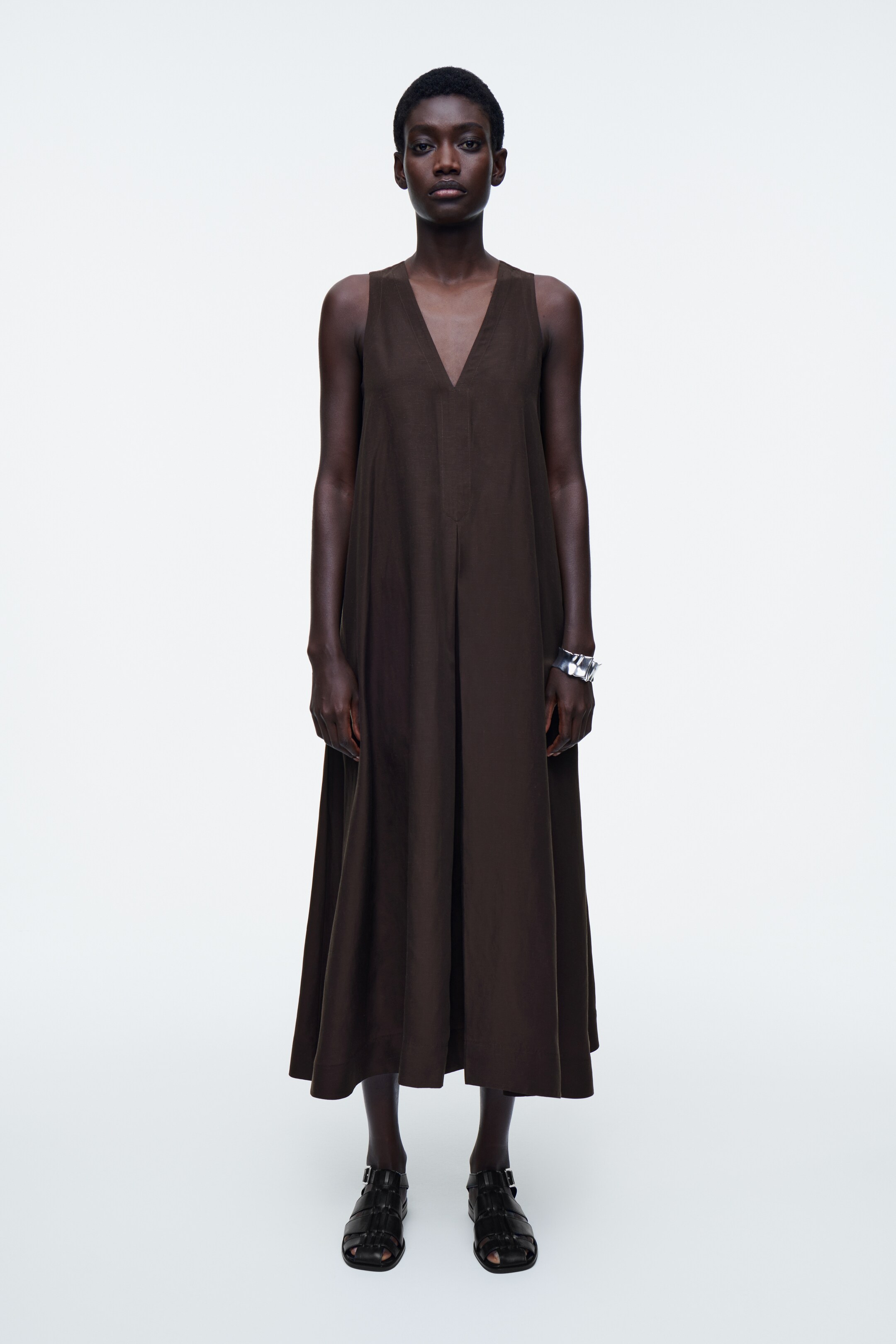 Agrandir l'image: ROBE LONGUE TRAPÈZE EN LIN MÉLANGÉ - BRUN - FEMME | H&M CH 1