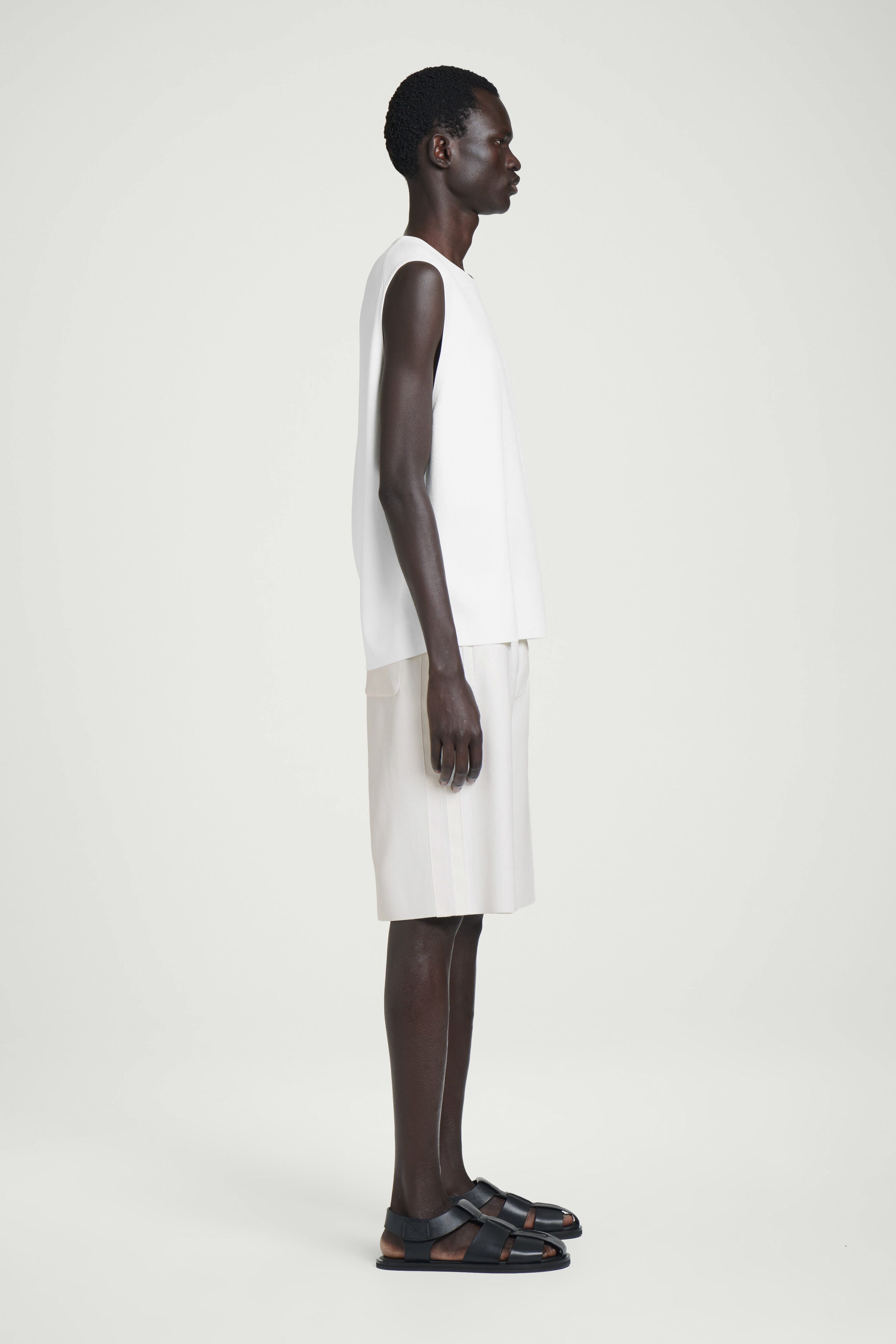 ELASTICATED KNITTED SHORTS - WHITE | COS