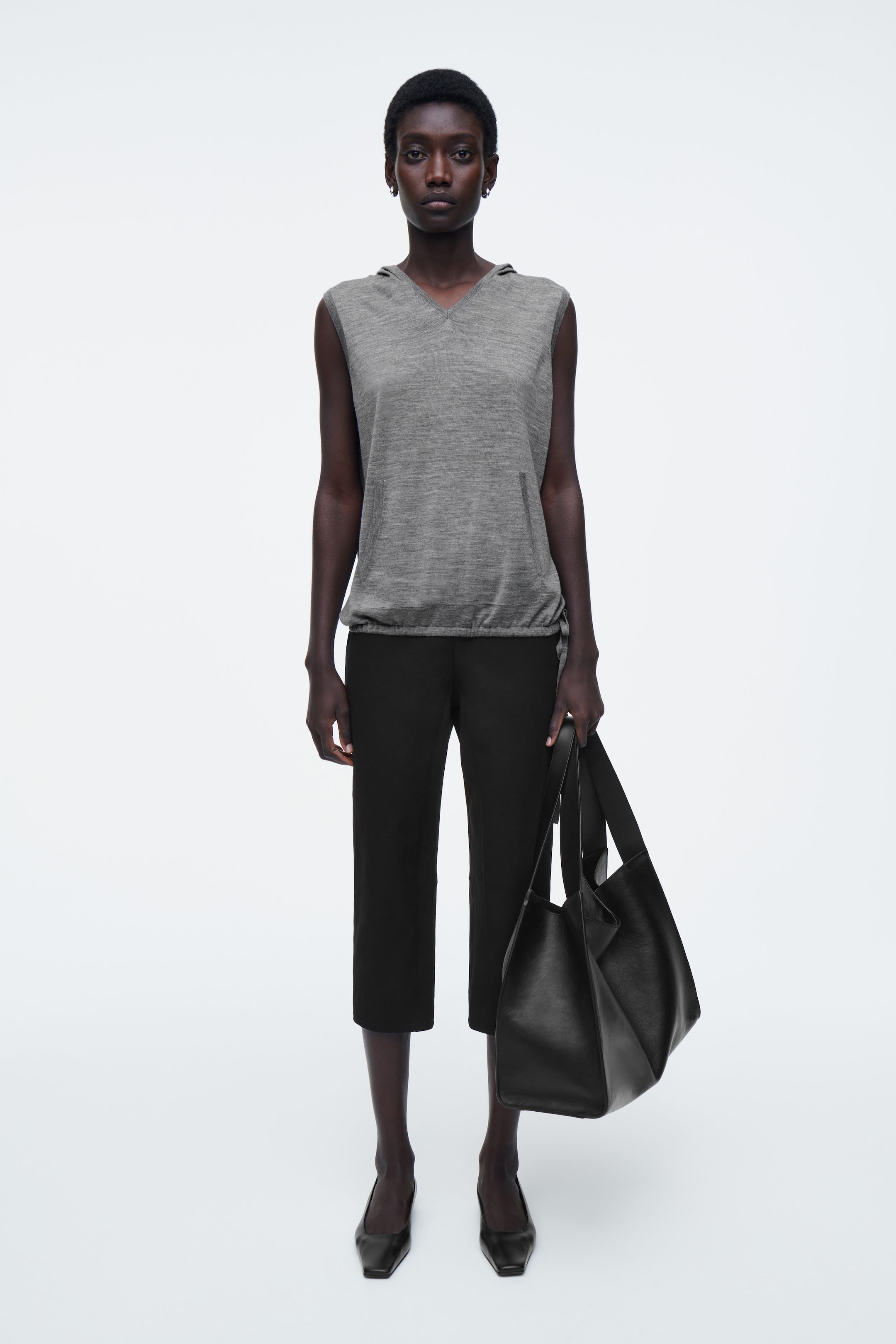 MERINO WOOL SLEEVELESS HOODIE