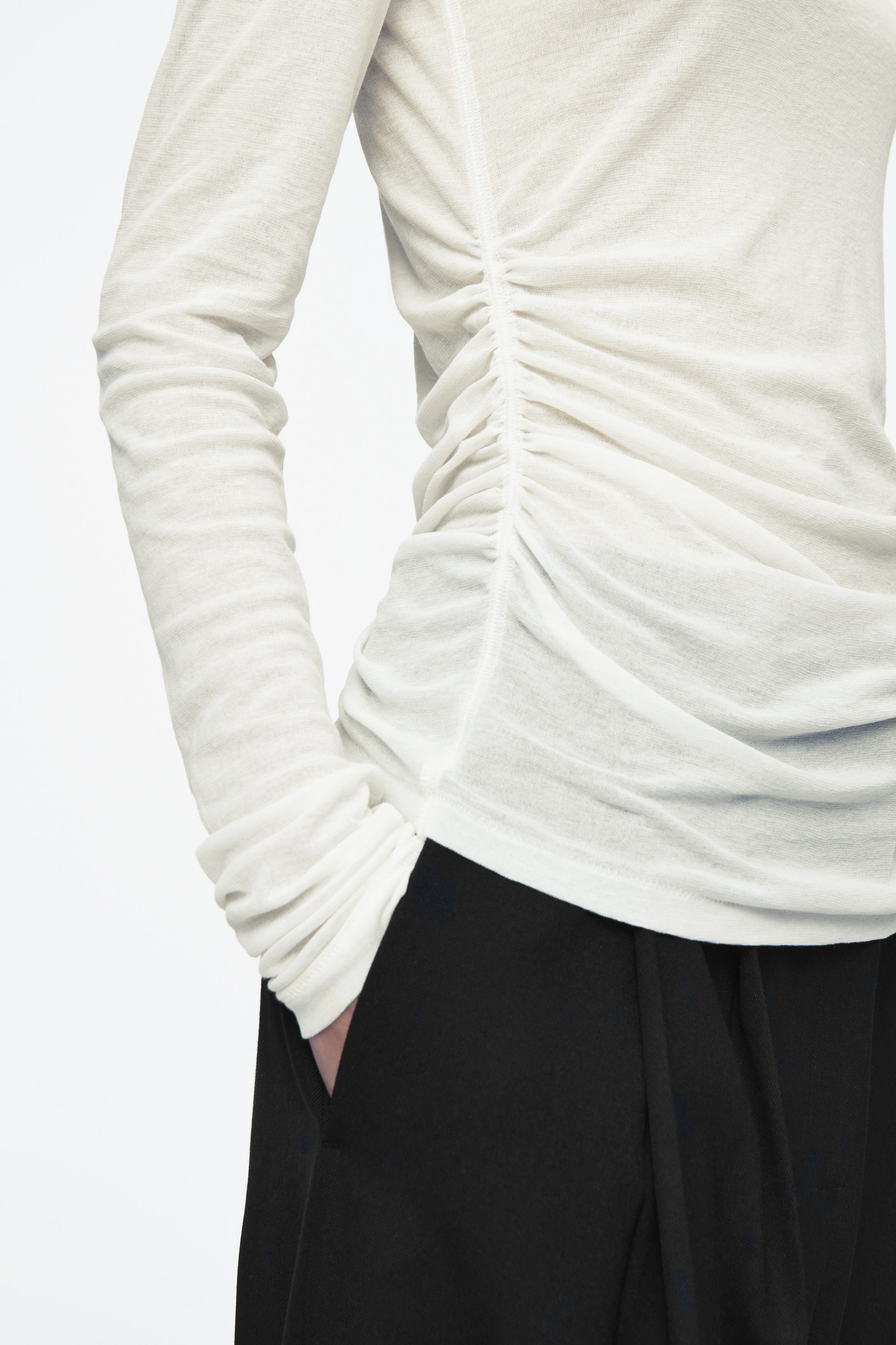 RUCHED LONG-SLEEVED TOP - IVORY | COS