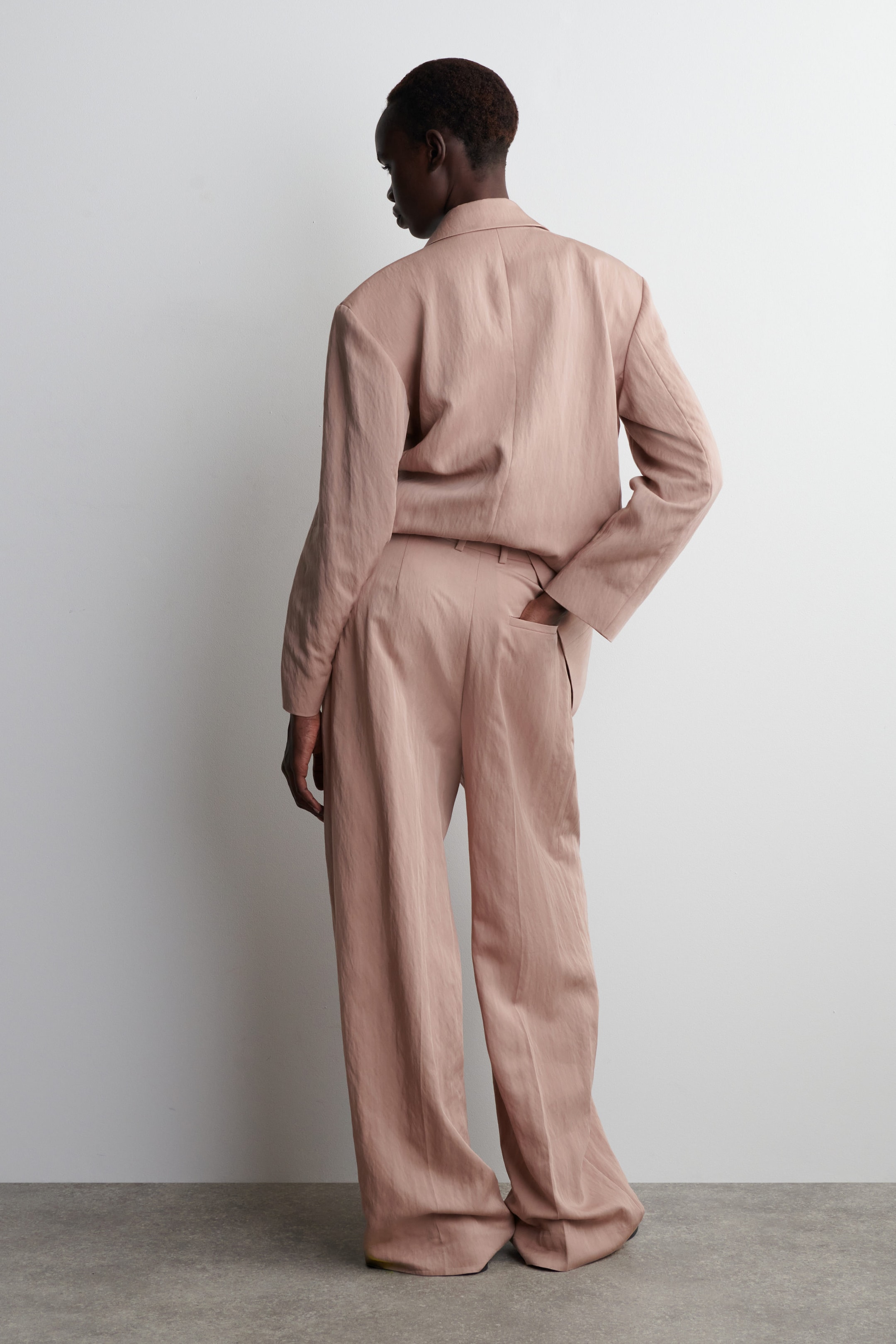 RELAXED FLUID WIDE-LEG TROUSERS
