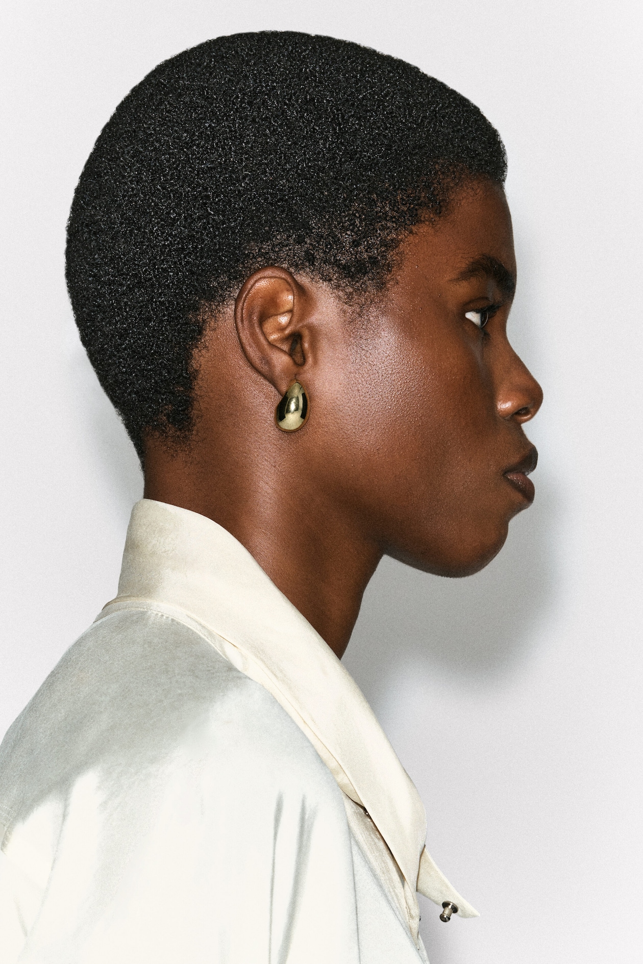 CURVED DOMED EARRINGS — GOLD