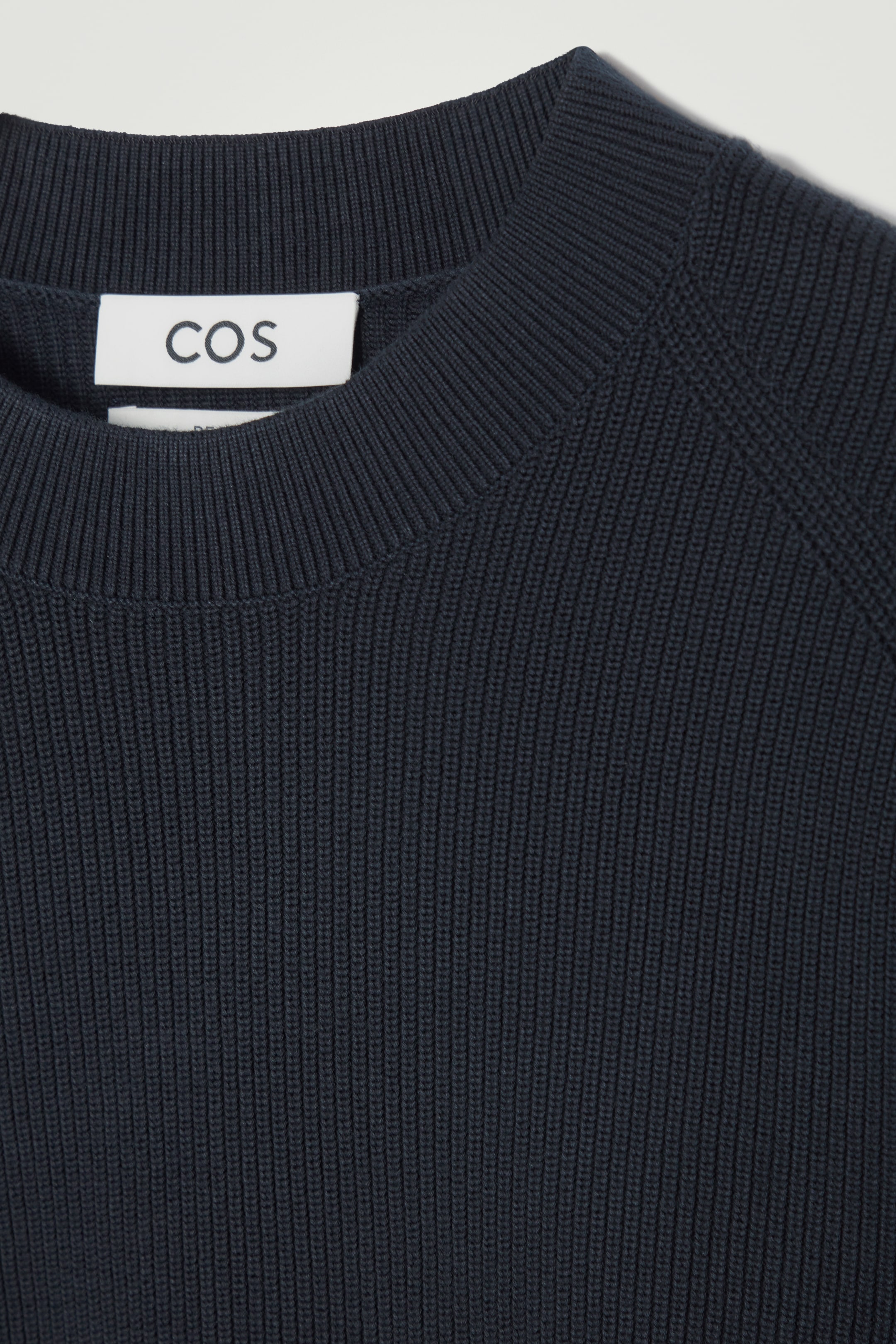 Größeres Bild anzeigen: GERIPPTER STRICKPULLOVER AUS BAUMWOLLE - NAVYBLAU - Men | H&M AT 2