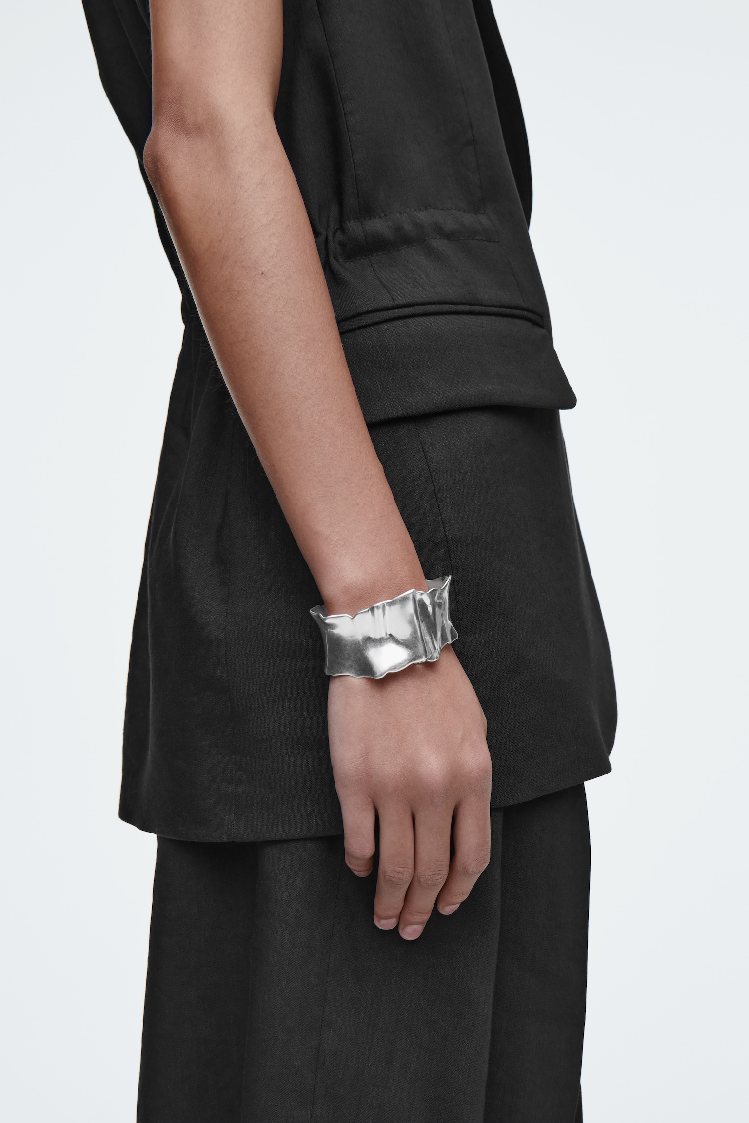 TEXTURED CUFF - SILVER