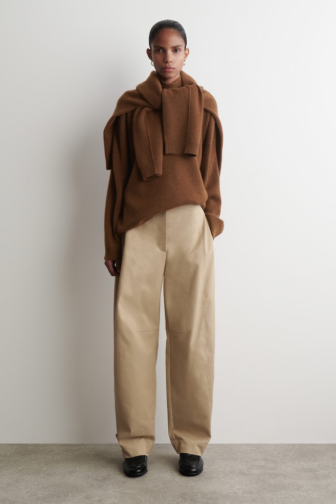 UTILITY BARREL-LEG TROUSERS — BEIGE