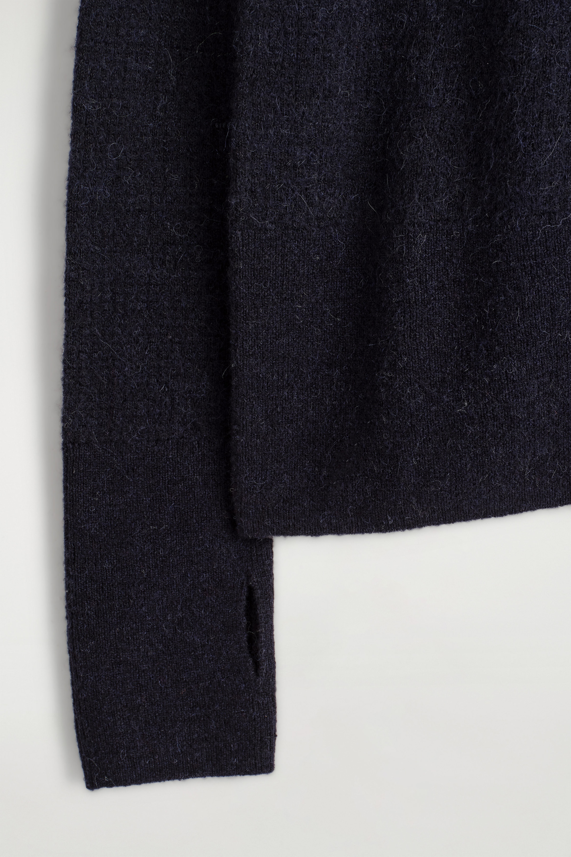 CÁRDIGAN DE CUELLO ALTO DE ALPACA Y LANA MERINO