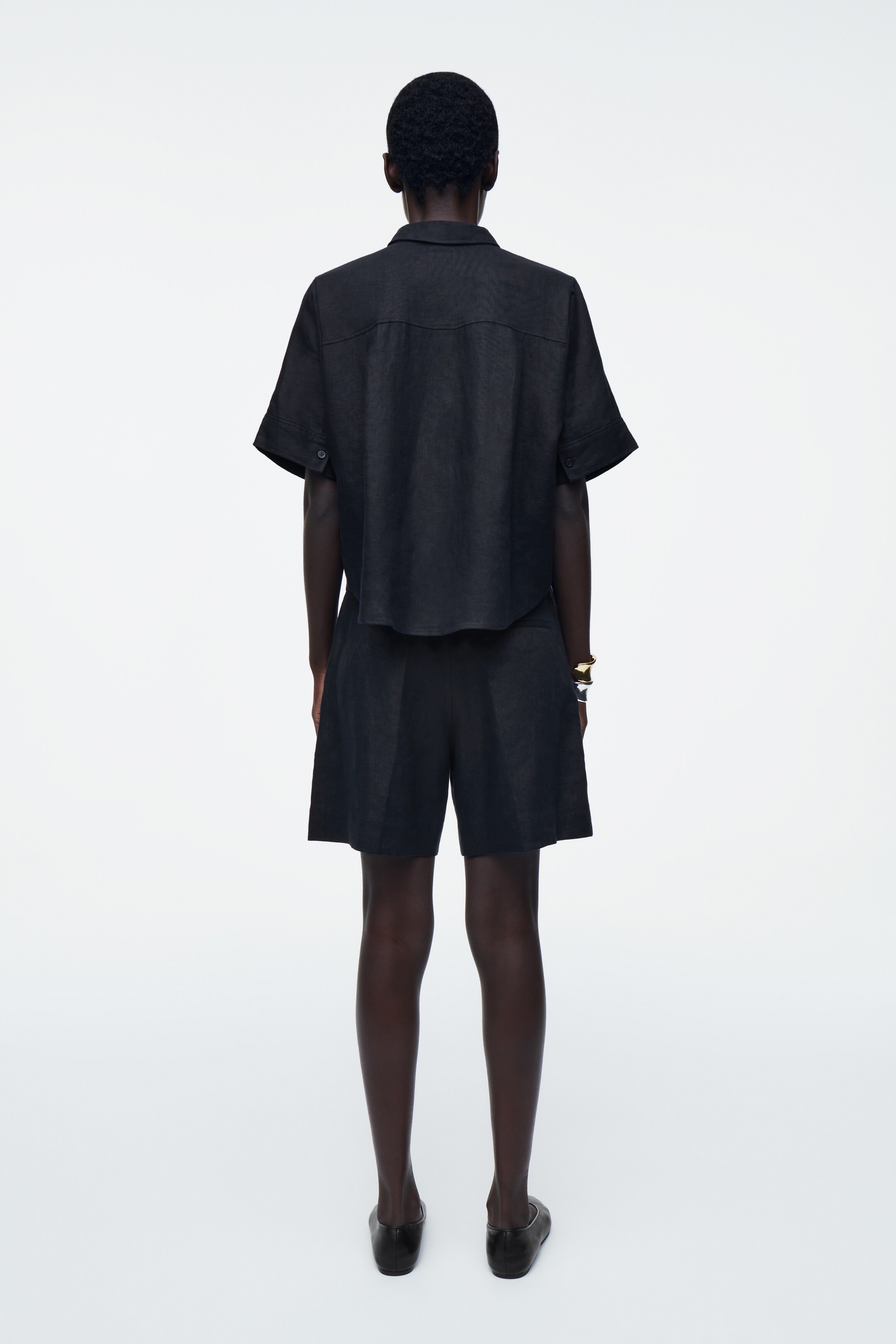 Agrandir l'image: CHEMISE MANCHES COURTES SILHOUETTE CARRÉE EN LIN - BLEU MARINE - FEMME | H&M BE 5