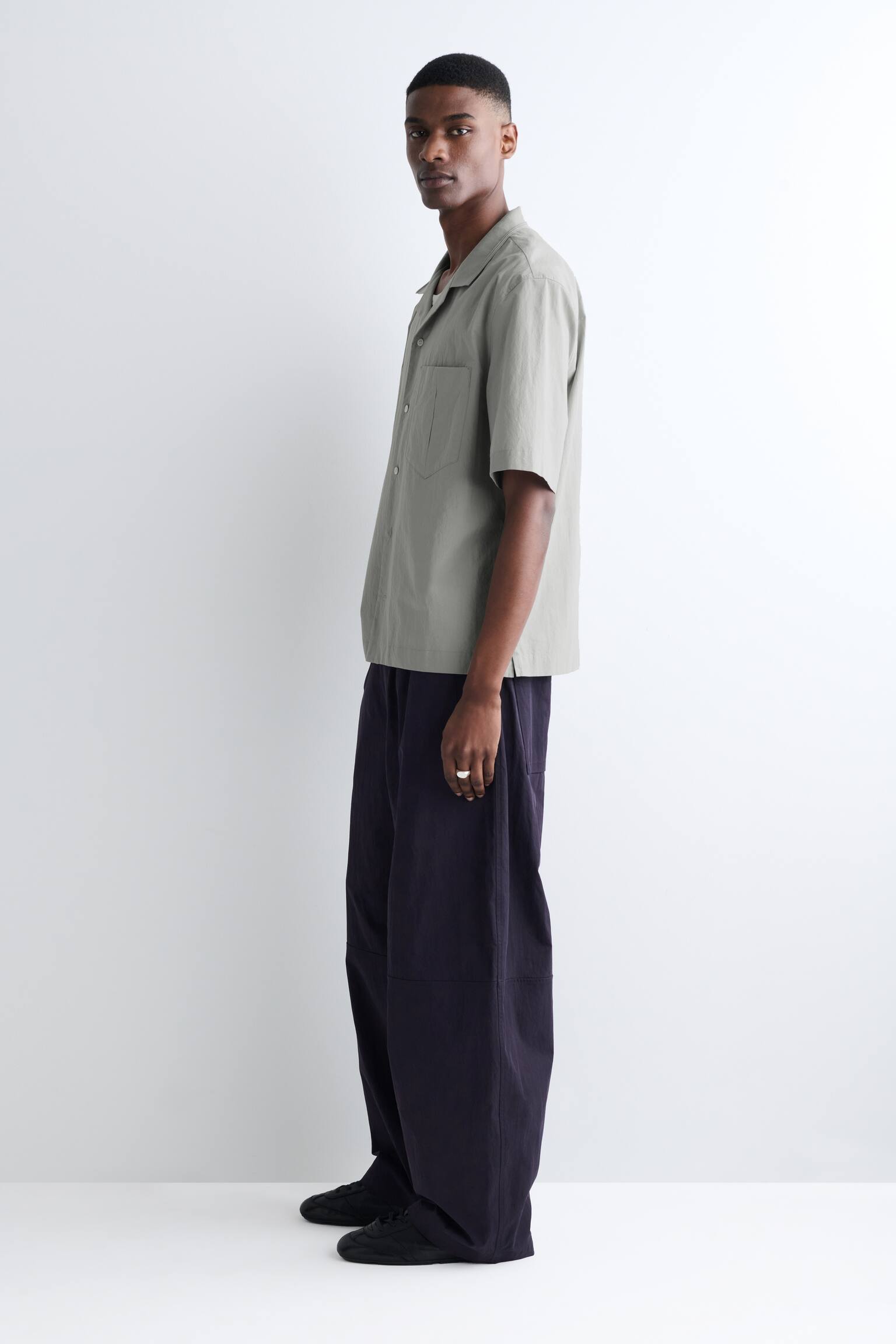 Bavlněná košile s camp límečkem - SVĚTLE ŠEDÁ/ČERNÁ - 5