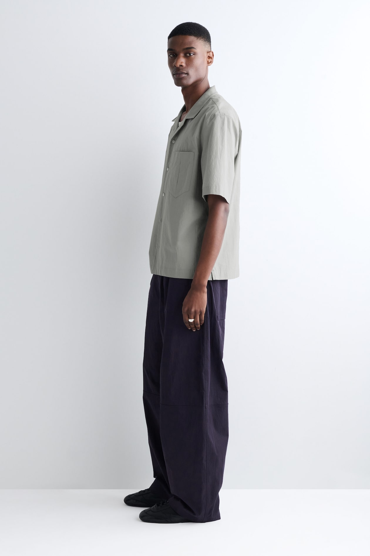 CAMP-COLLAR COTTON SHIRT — LIGHT GRAY