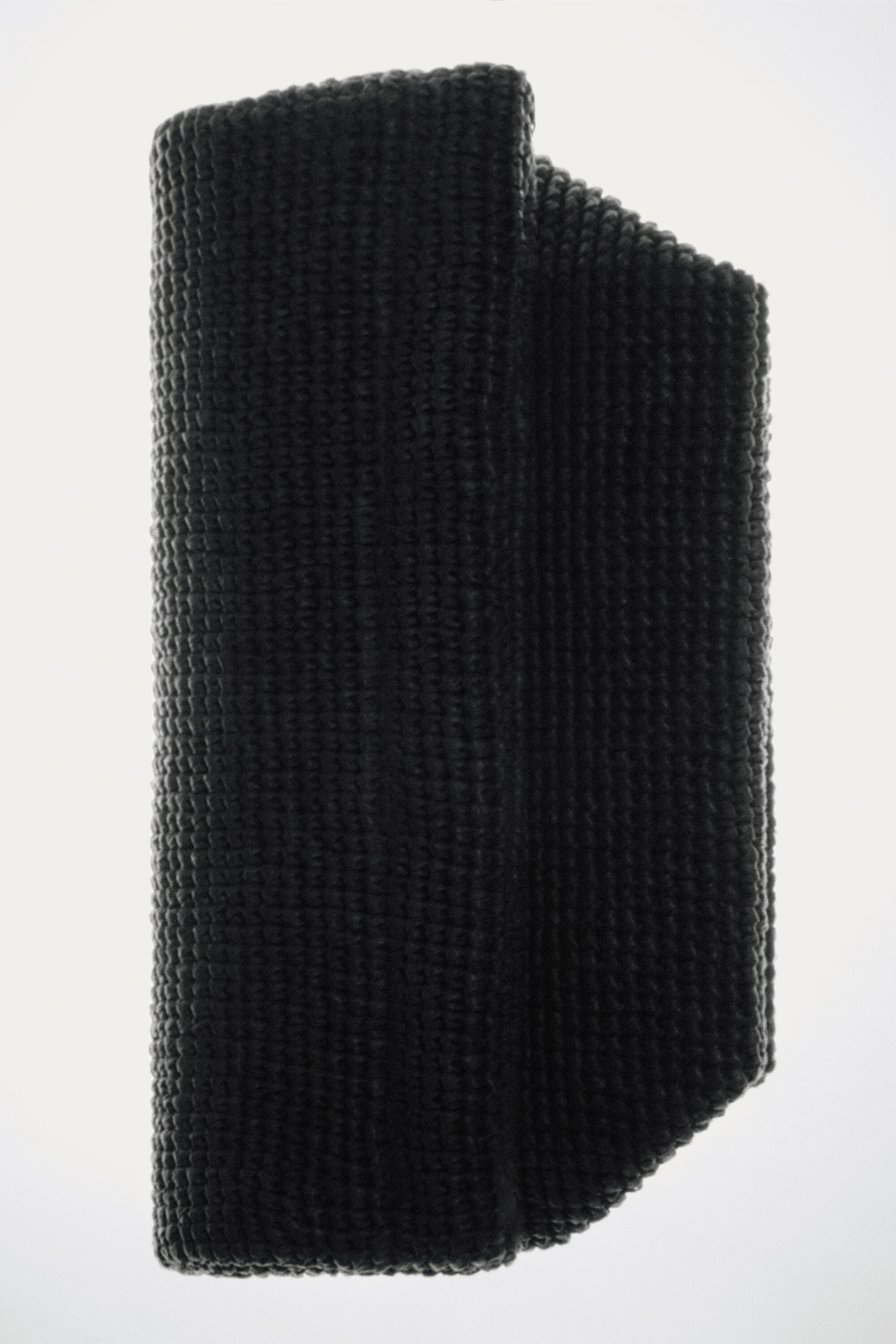 FOLDED CLUTCH BAG - STRAW — BLACK